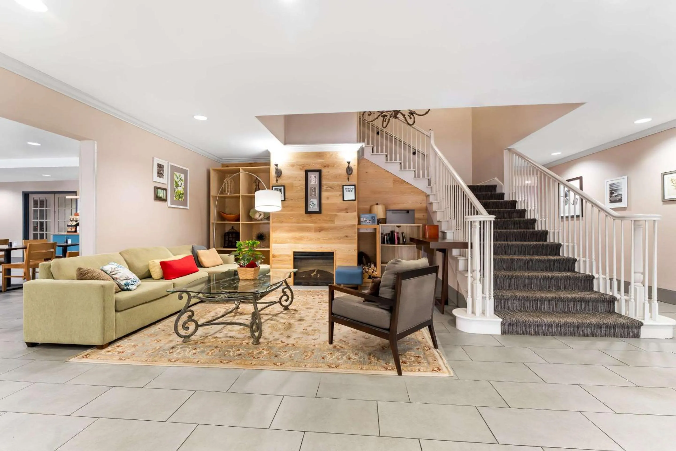 Lobby or reception in Country Inn & Suites by Radisson, Macon North, GA