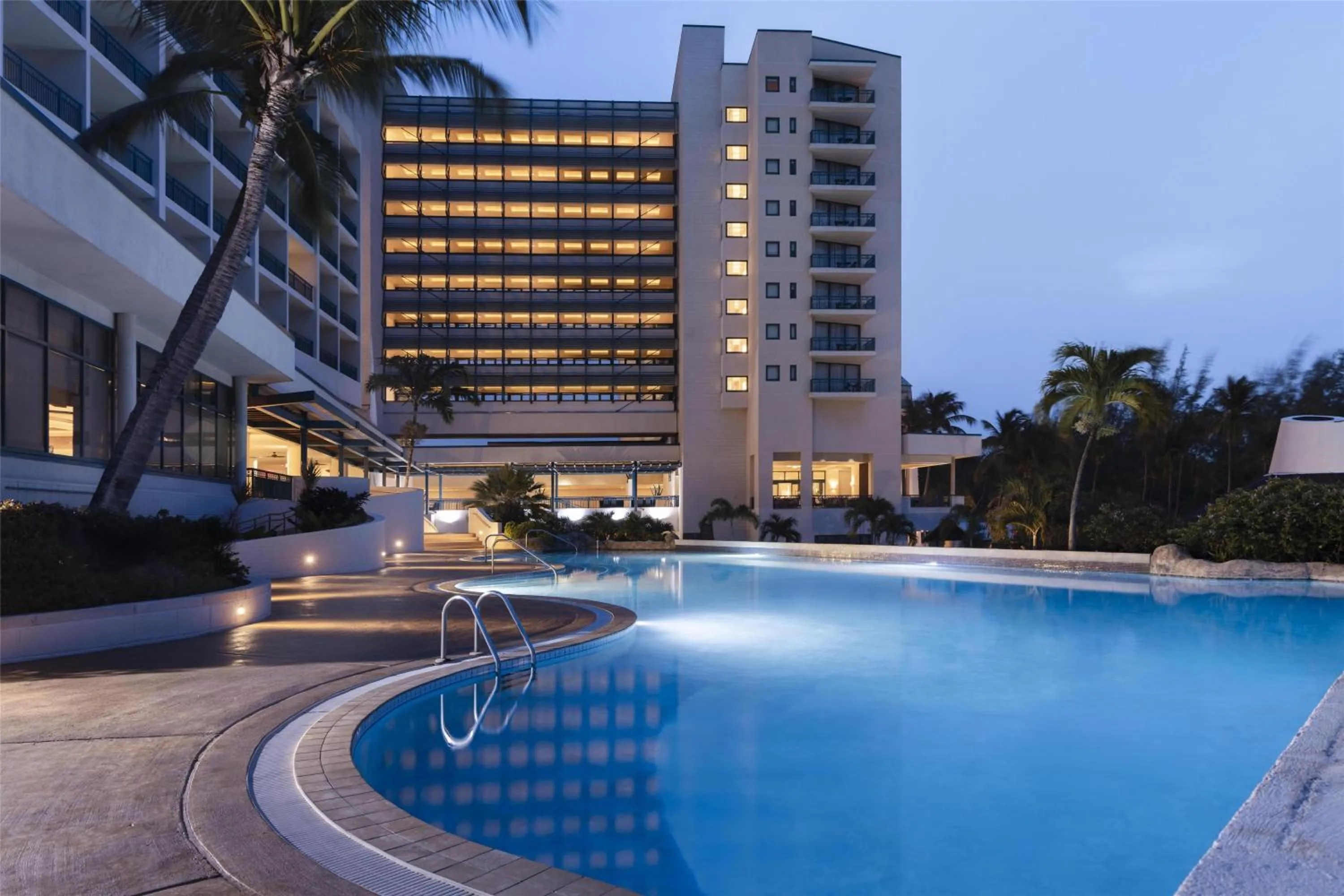 Pool view in Hilton Barbados Resort