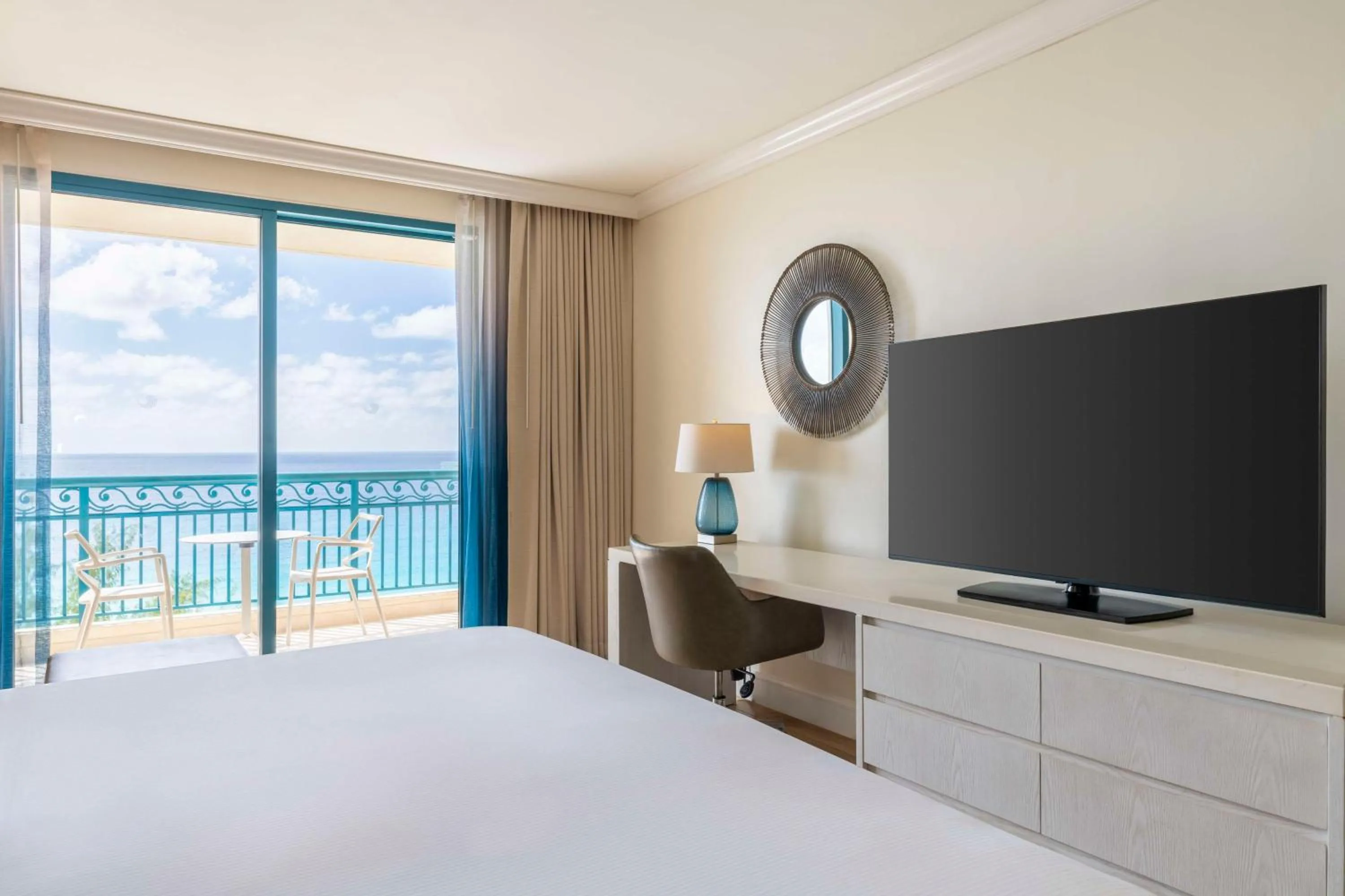 Photo of the whole room, Bed in Hilton Barbados Resort