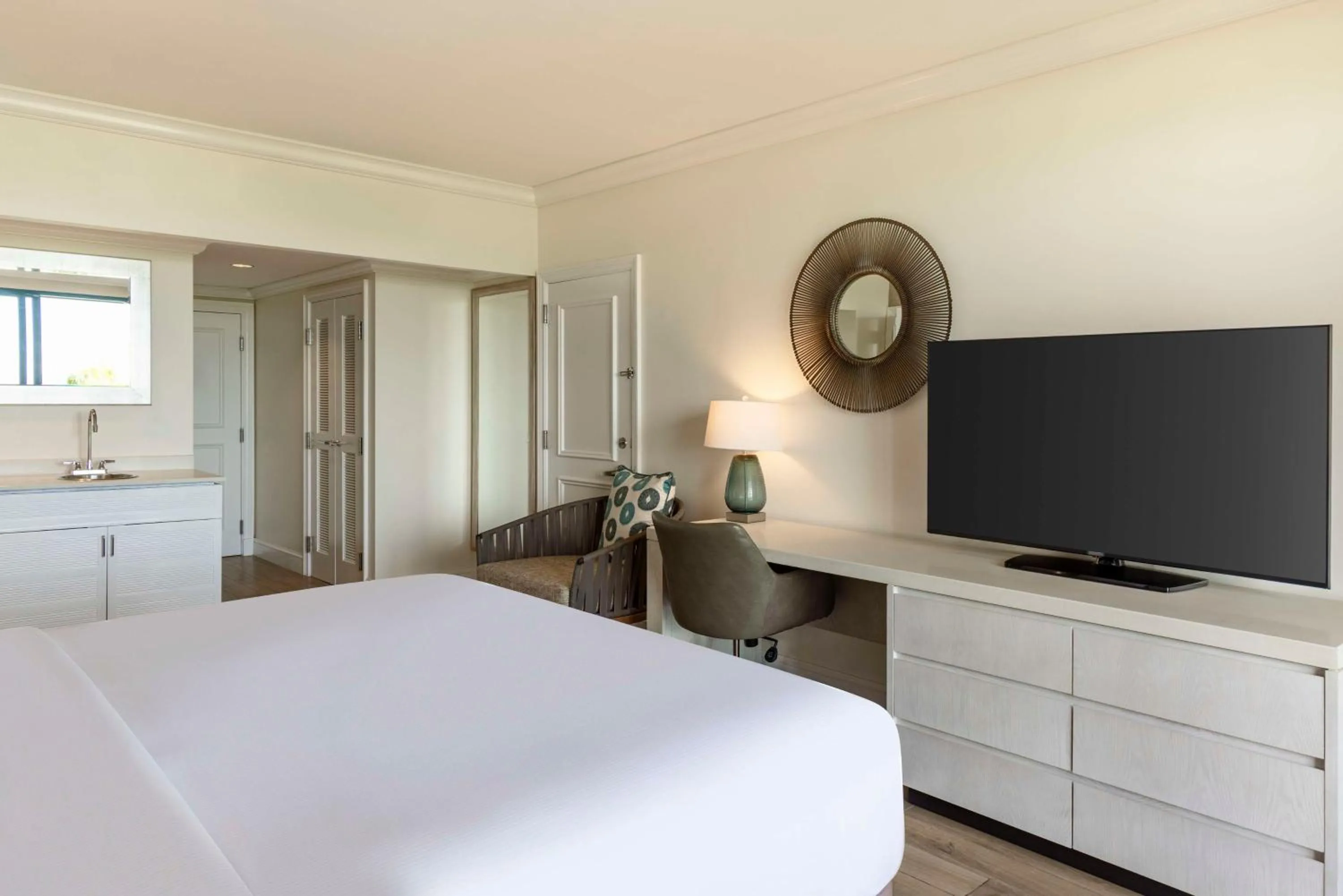 Bedroom, Bed in Hilton Barbados Resort