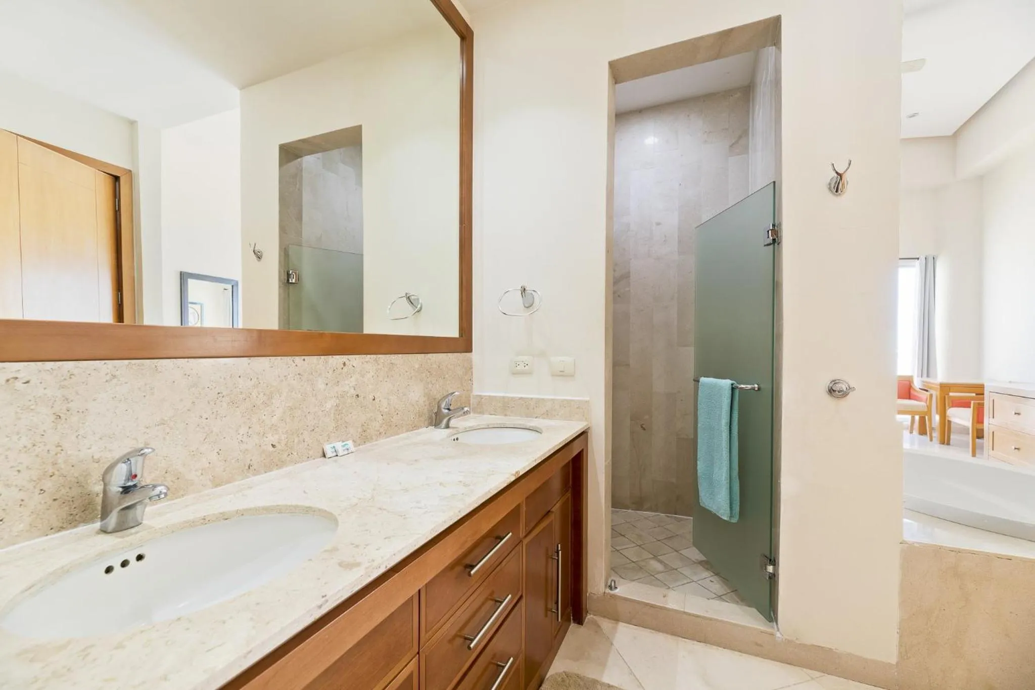 Bathroom in Luna Blanca Penthouse by Kivoya