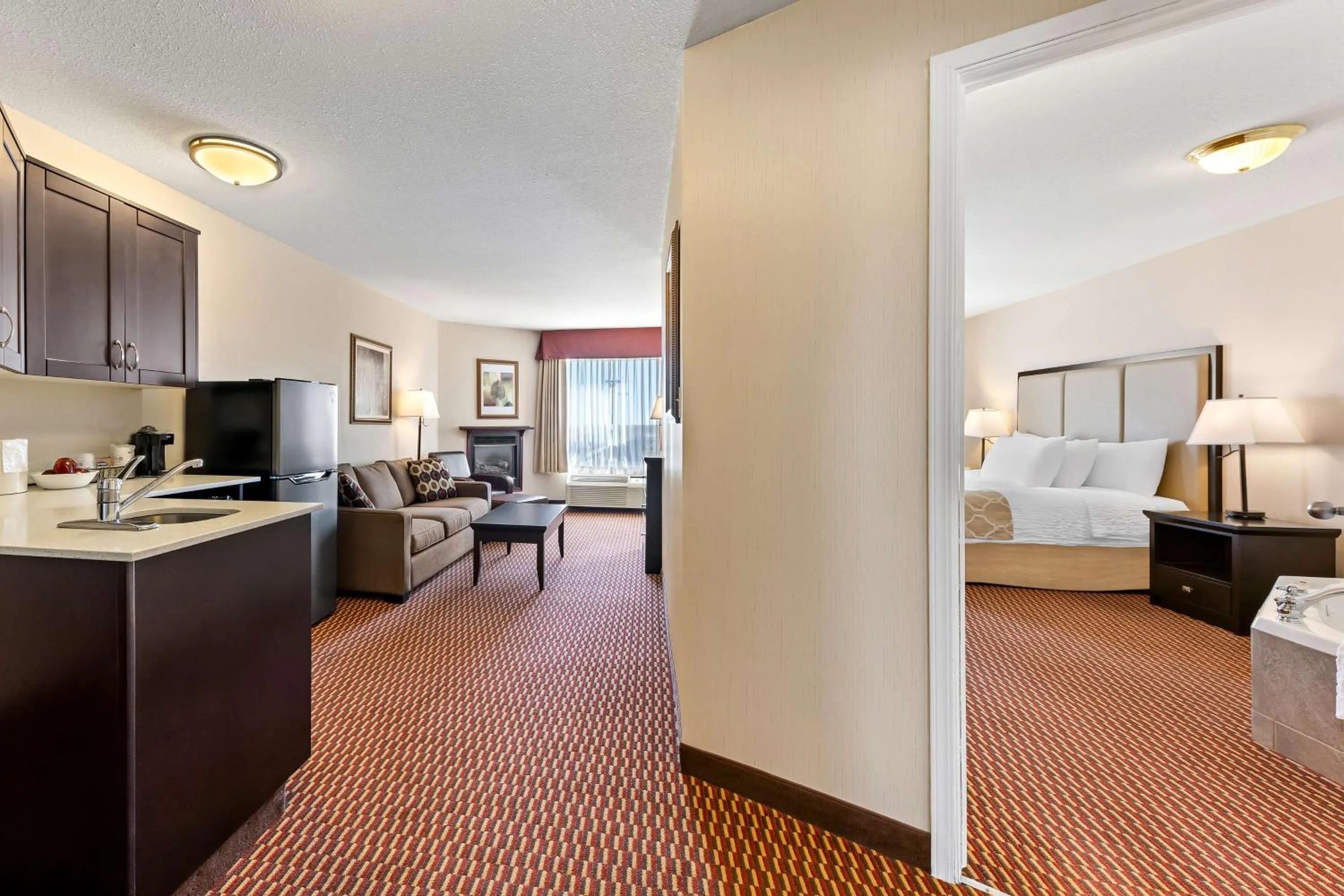 Photo of the whole room, Bed in Best Western of Olds