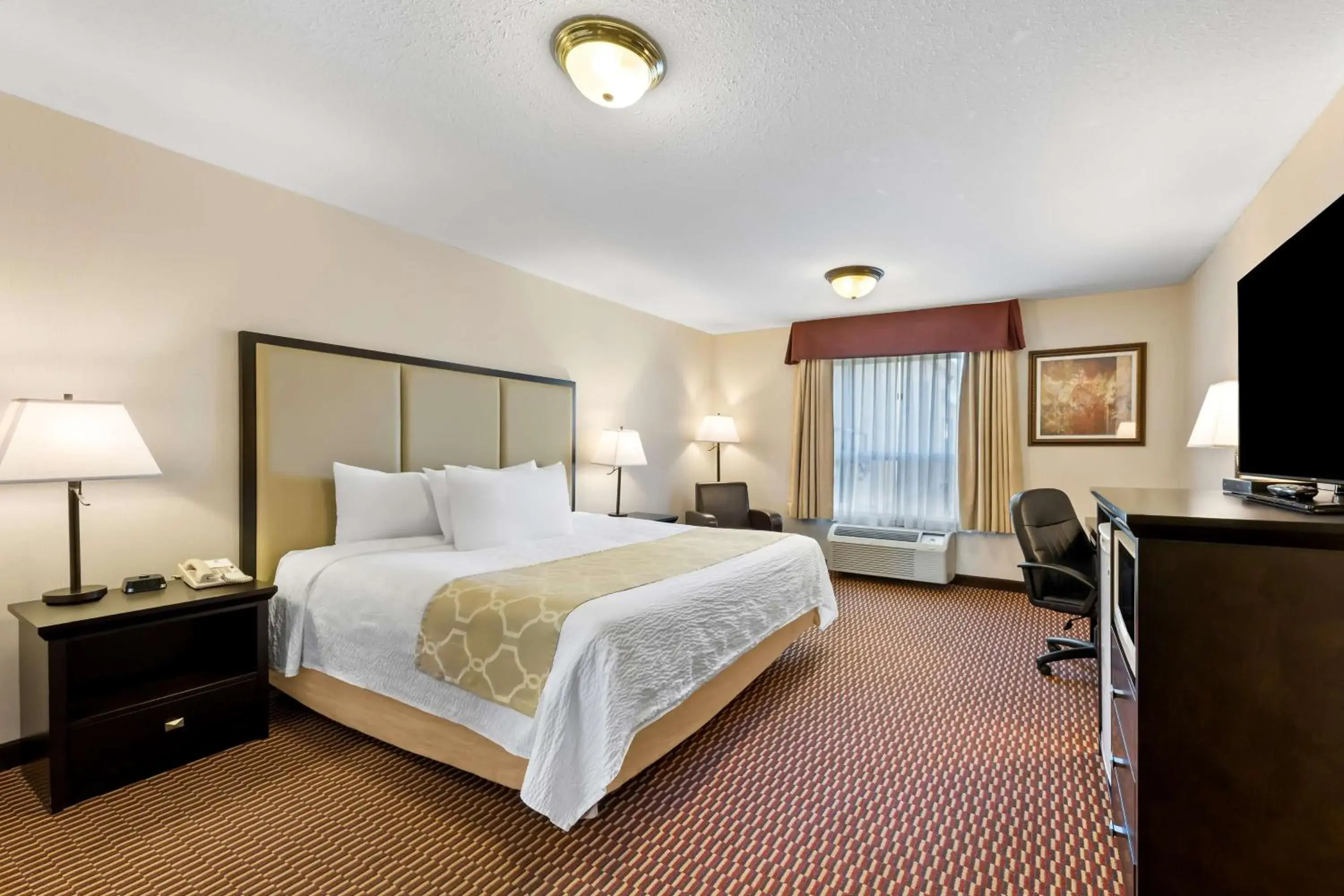 Bedroom, Bed in Best Western of Olds Bedroom, Bed in Best Western of Olds