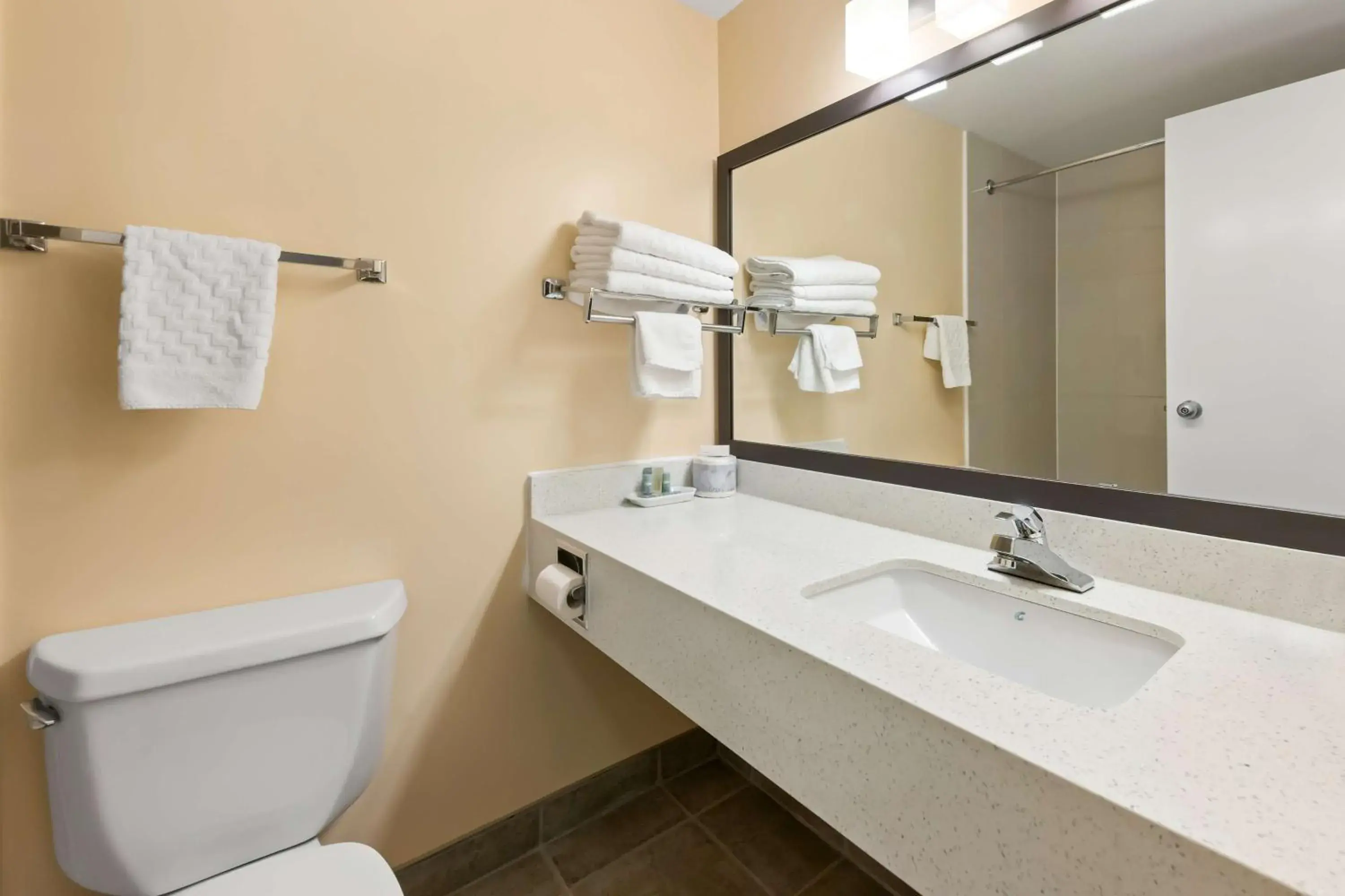 Bathroom in Best Western of Olds Bathroom in Best Western of Olds