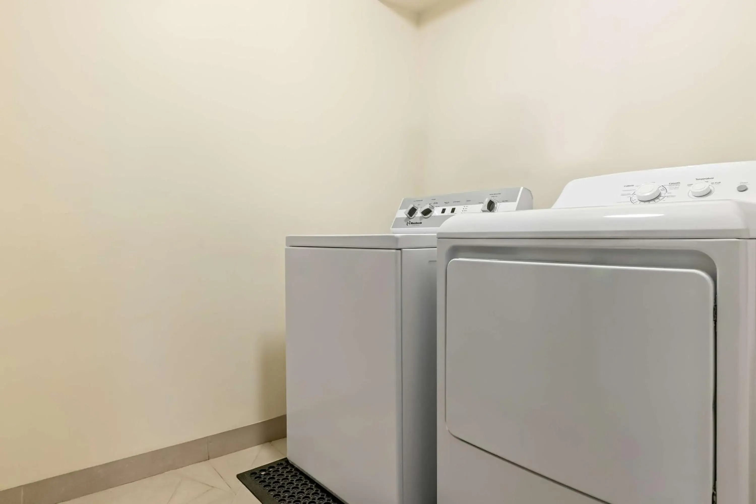 Property building in Best Western of Olds Property building in Best Western of Olds