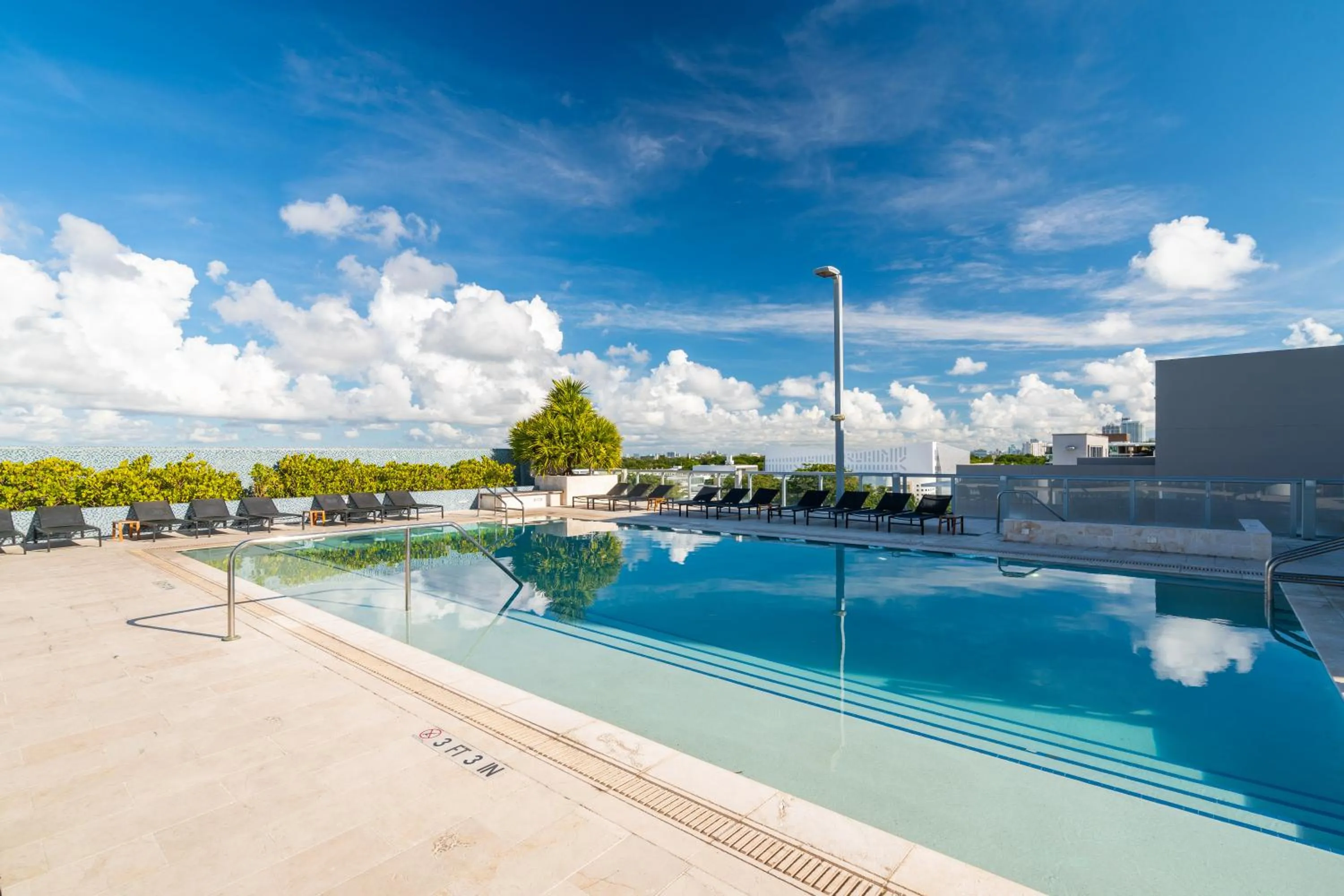 Swimming pool in Boulan South Beach