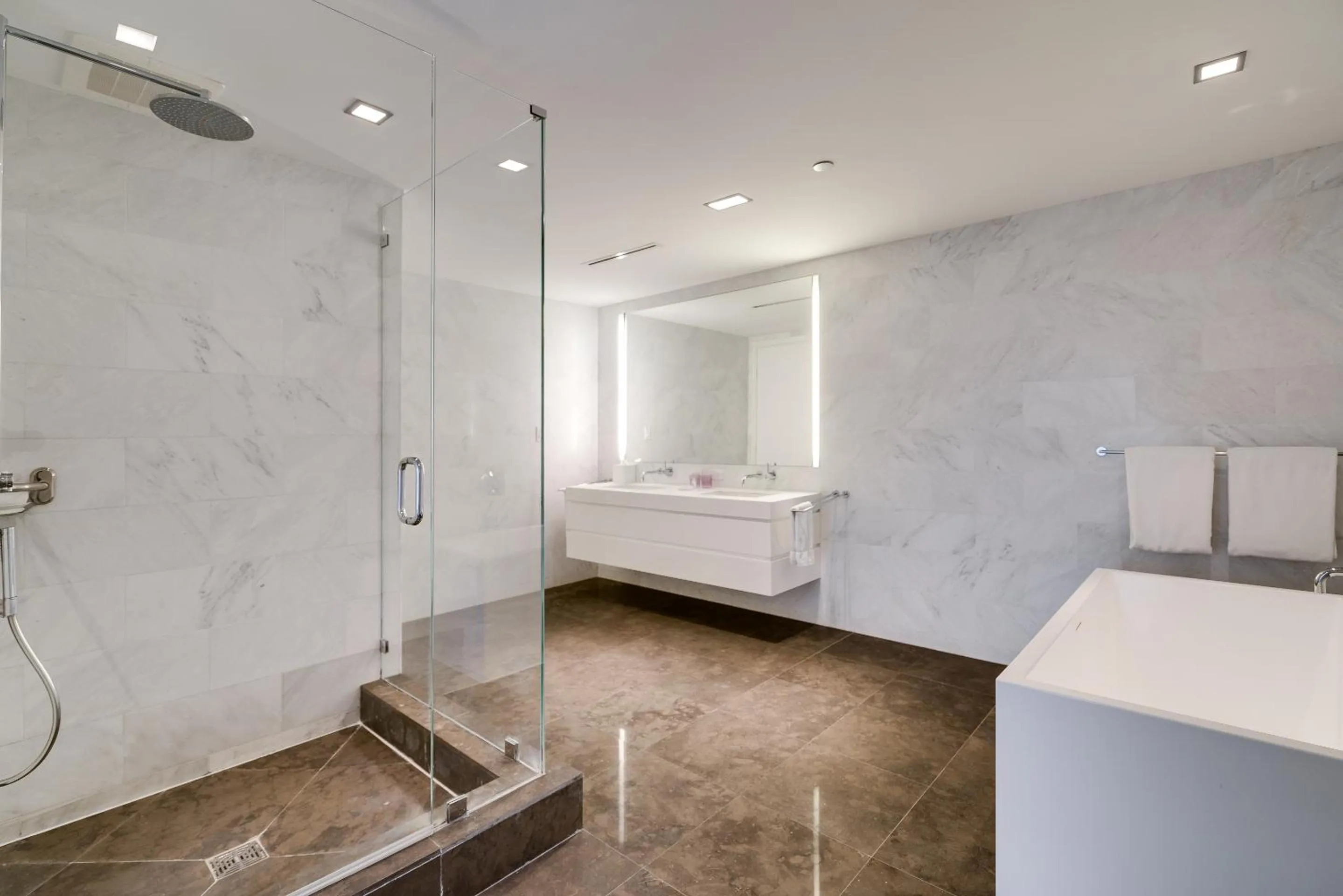 Bathroom in Boulan South Beach