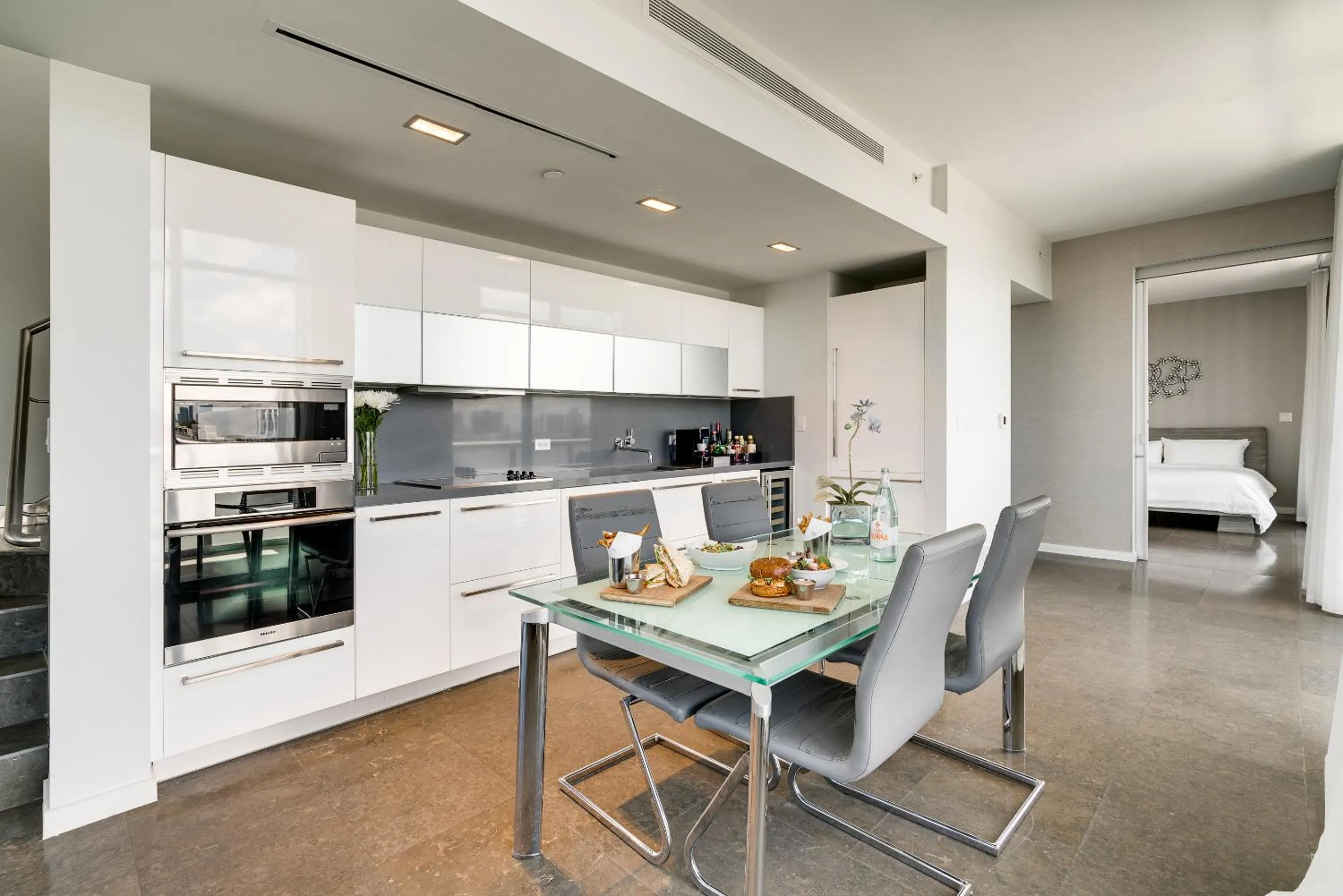 Dining area in Boulan South Beach