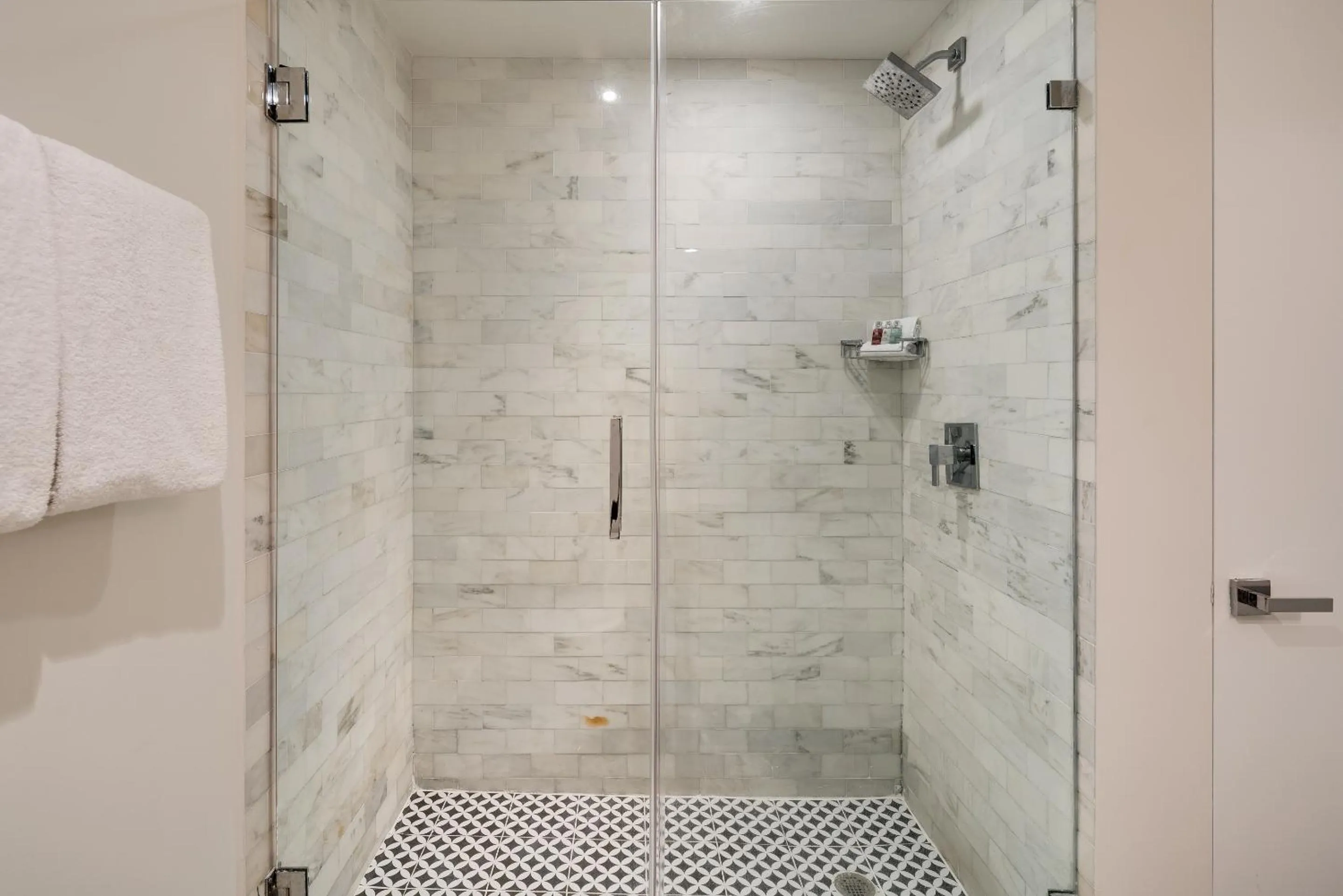 Shower in Boulan South Beach