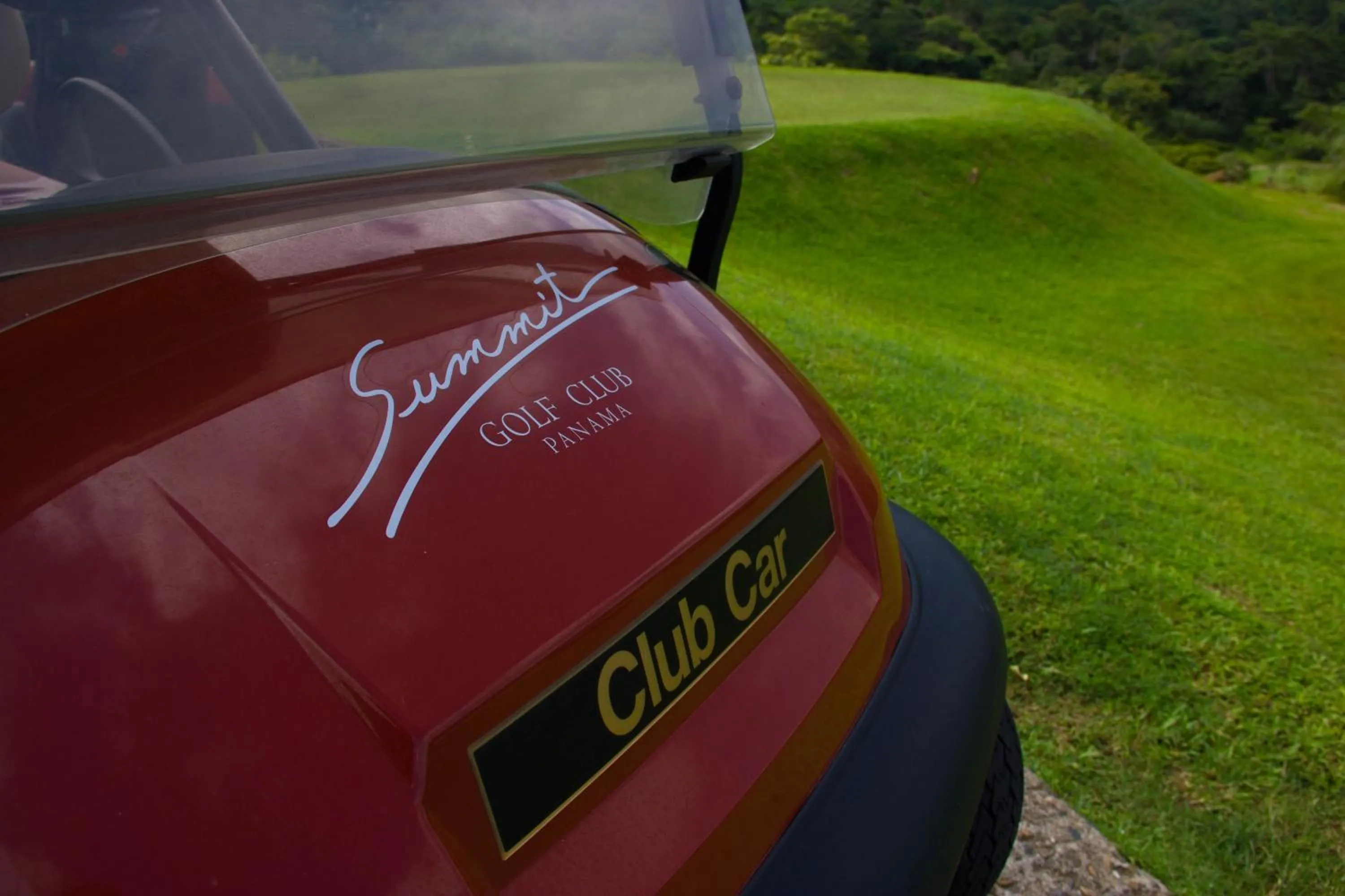 Golfcourse in Summit Rainforest Golf Resort & All Inclusive