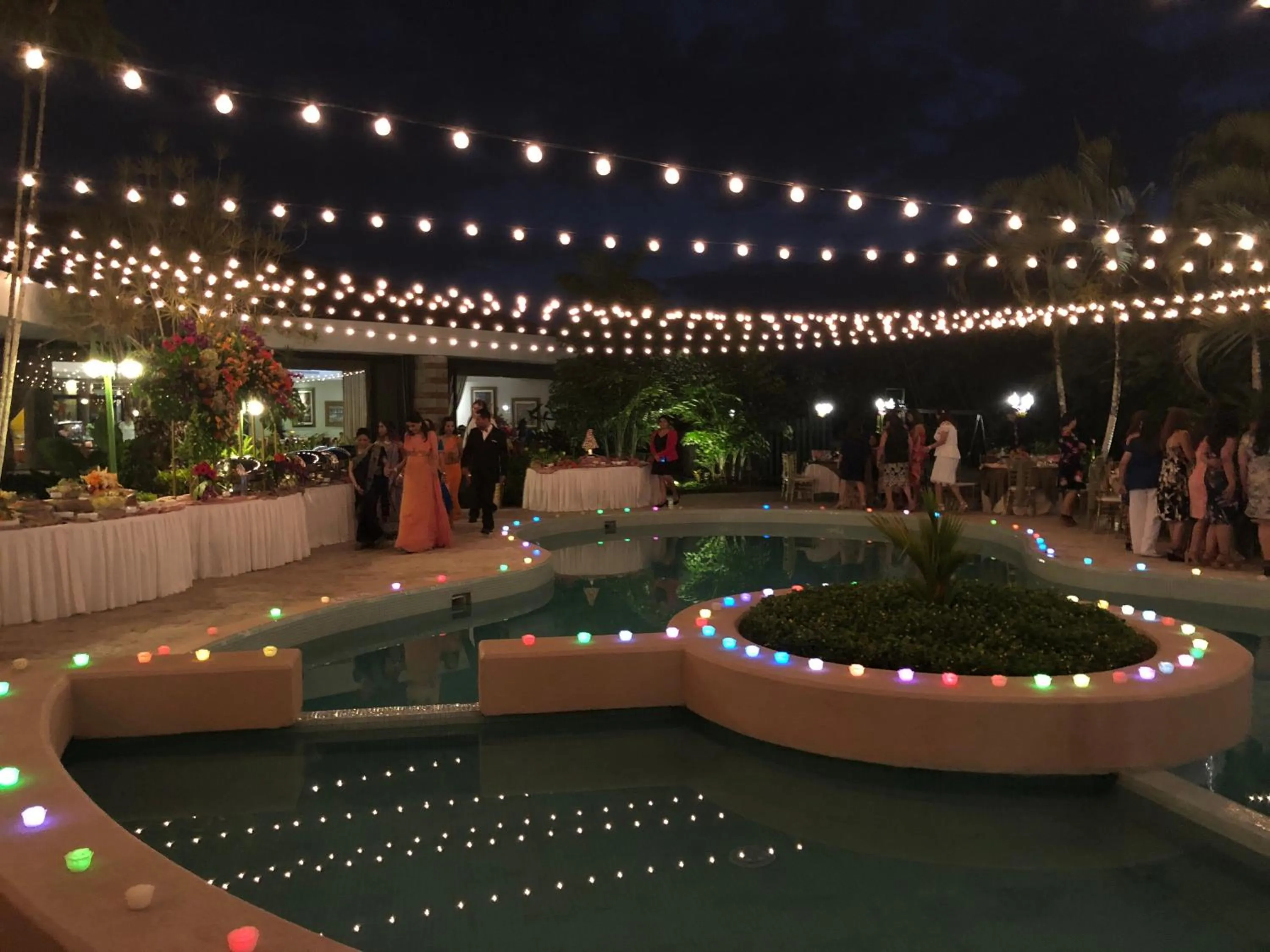 Food and drinks in Summit Rainforest Golf Resort & All Inclusive