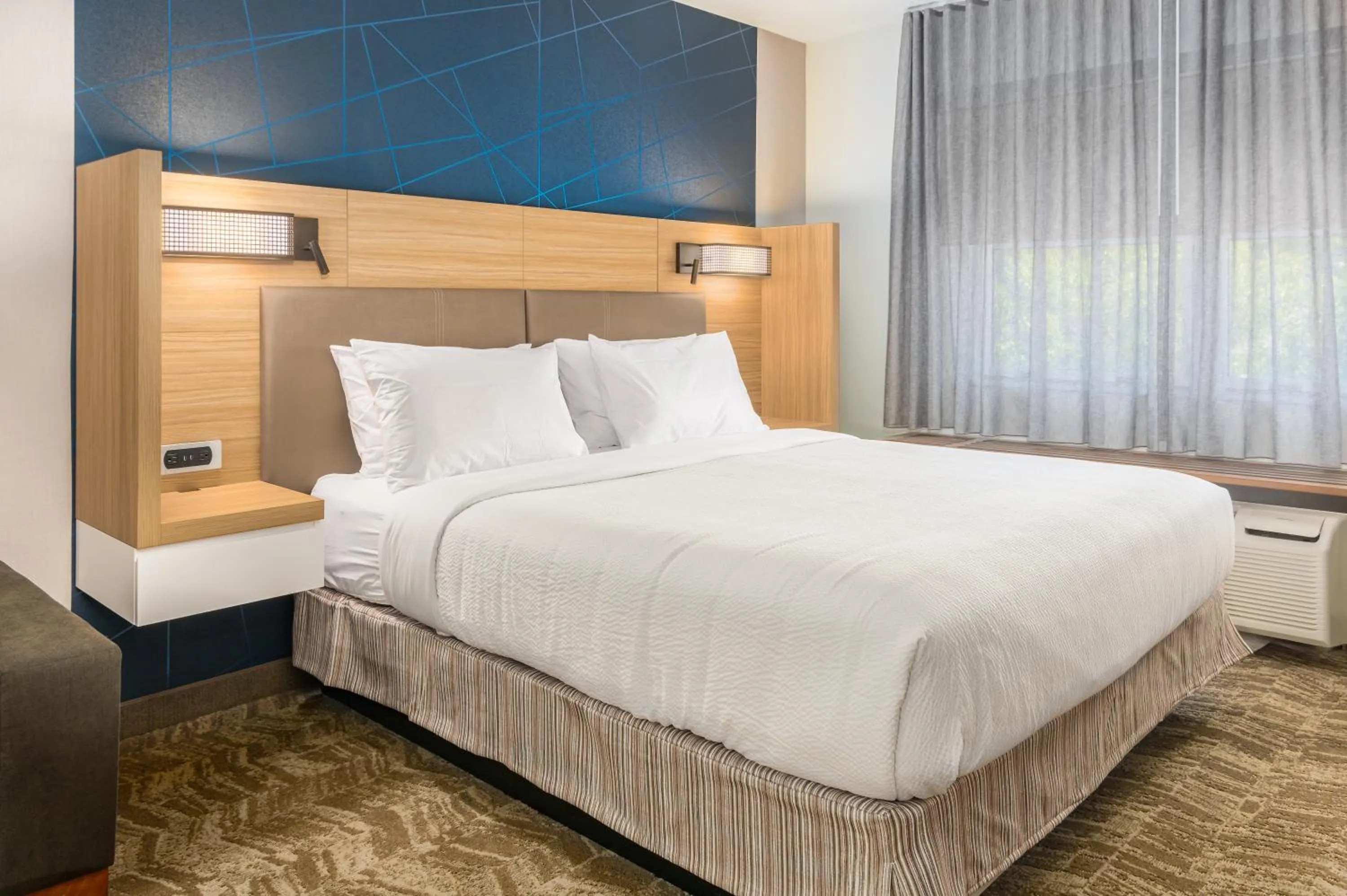 Bed in SpringHill Suites by Marriott Freeport Brunswick