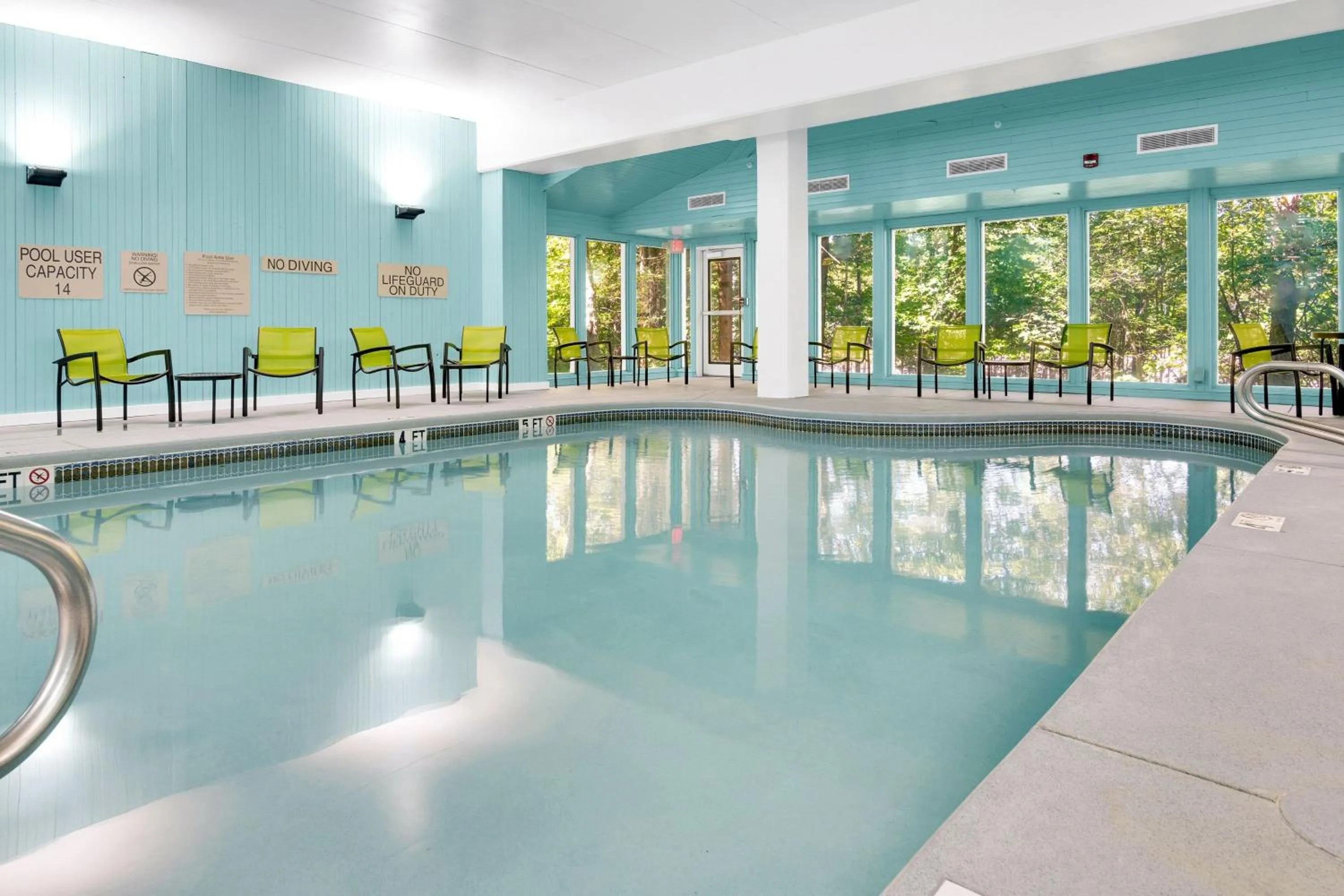 Swimming pool in SpringHill Suites by Marriott Freeport Brunswick