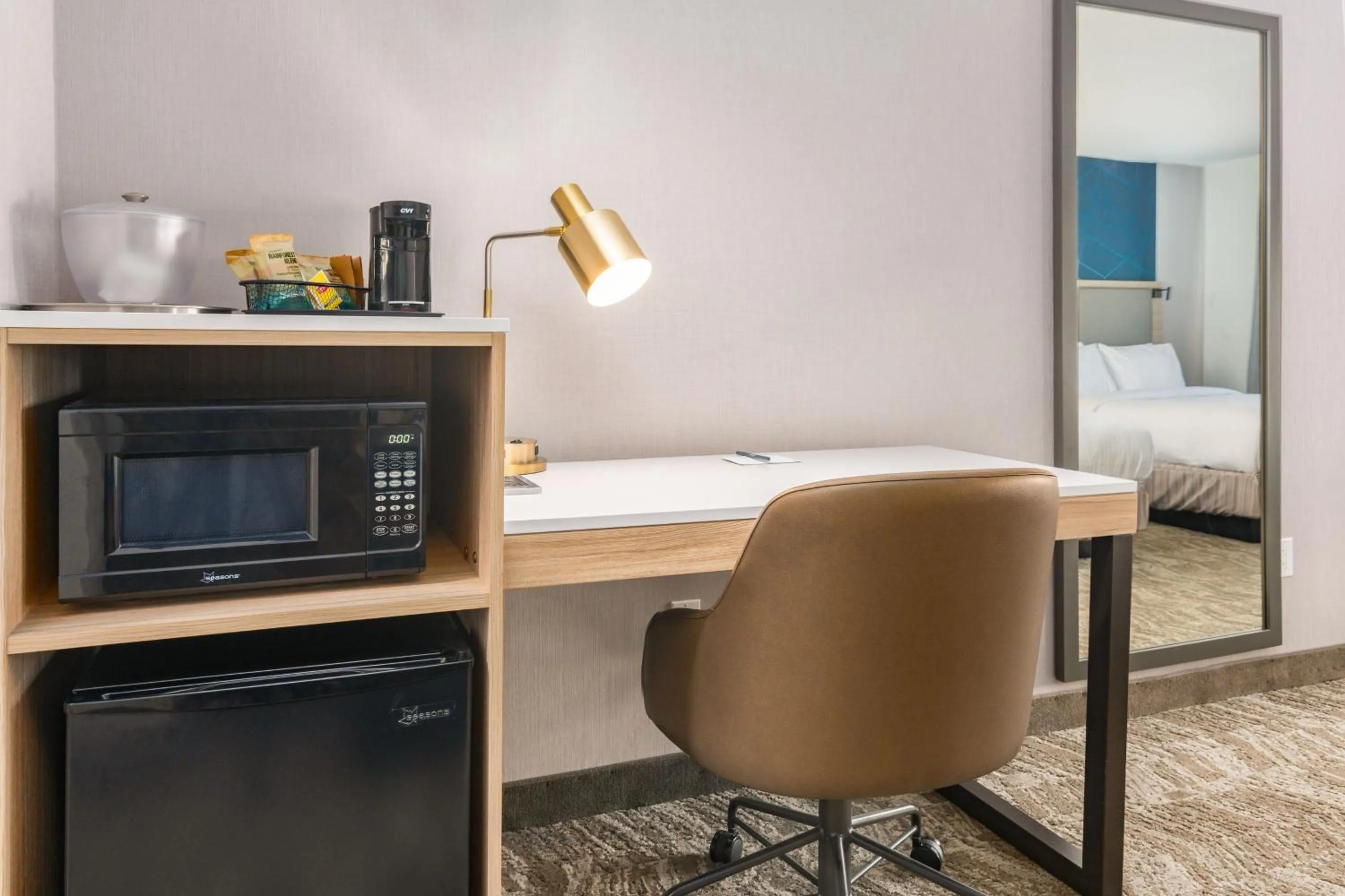 Photo of the whole room, Bed in SpringHill Suites by Marriott Freeport Brunswick