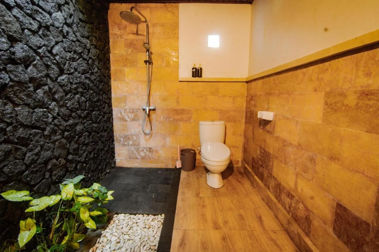 Shower in Bintang House