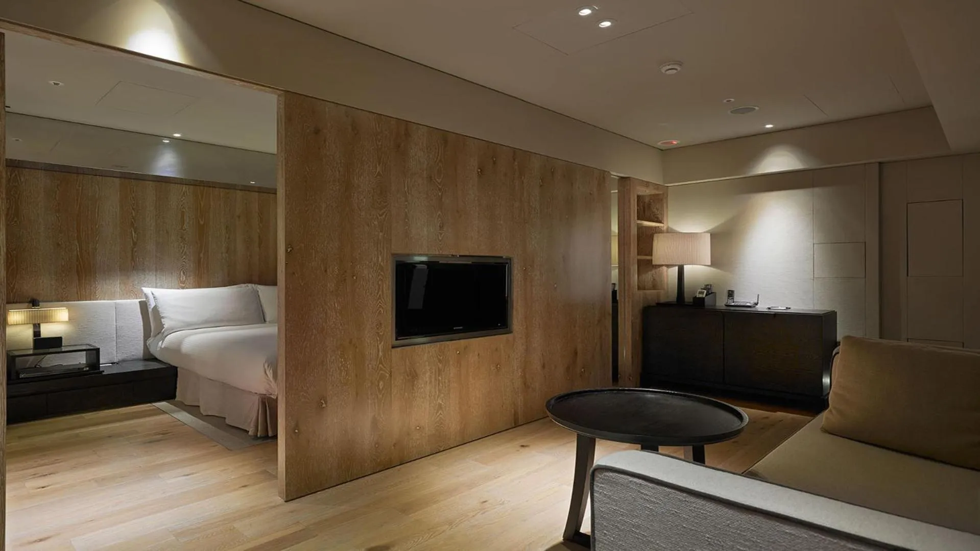 Bed in Gloria Residence