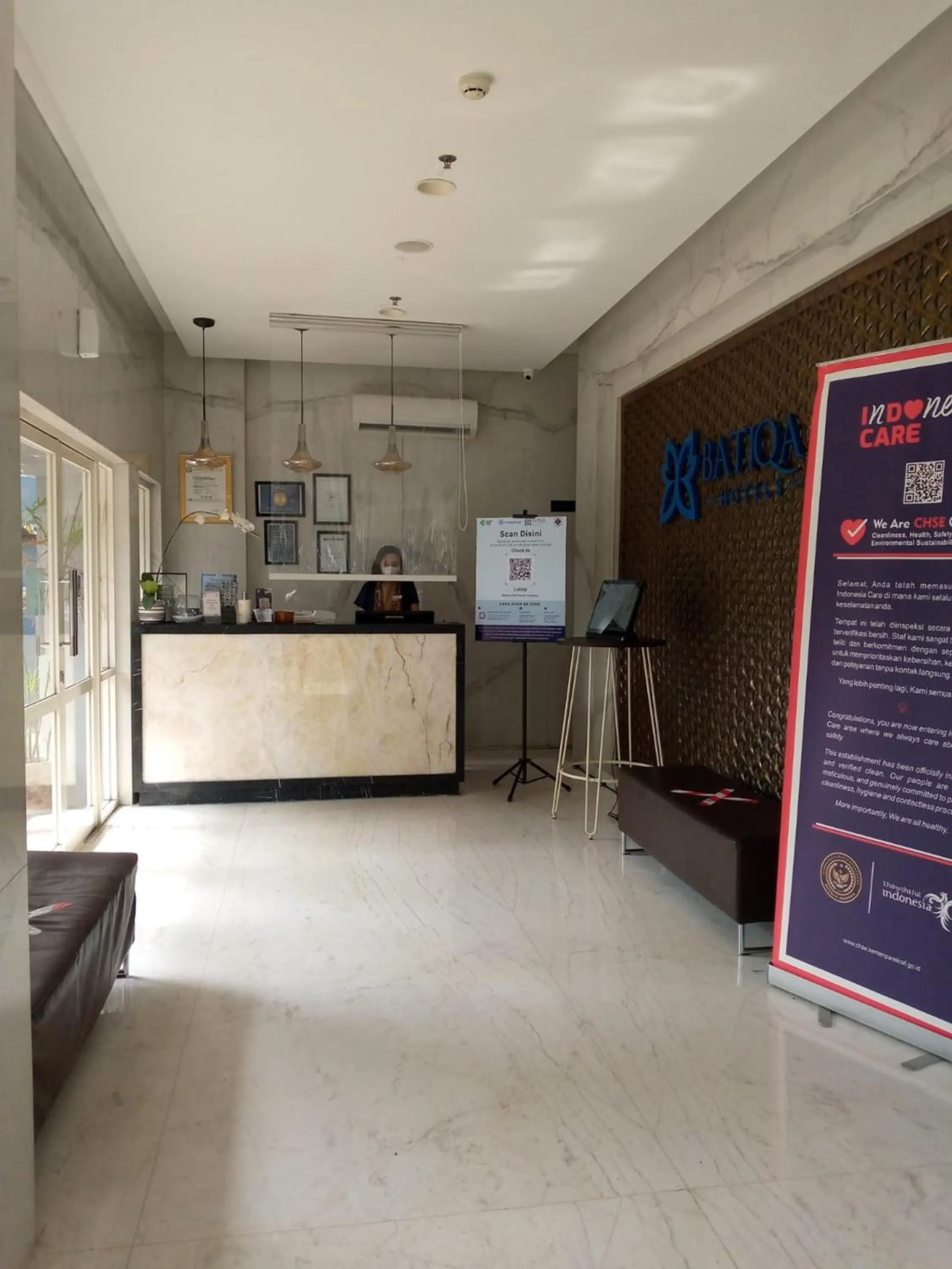 Lobby or reception in BATIQA Hotel Darmo - Surabaya