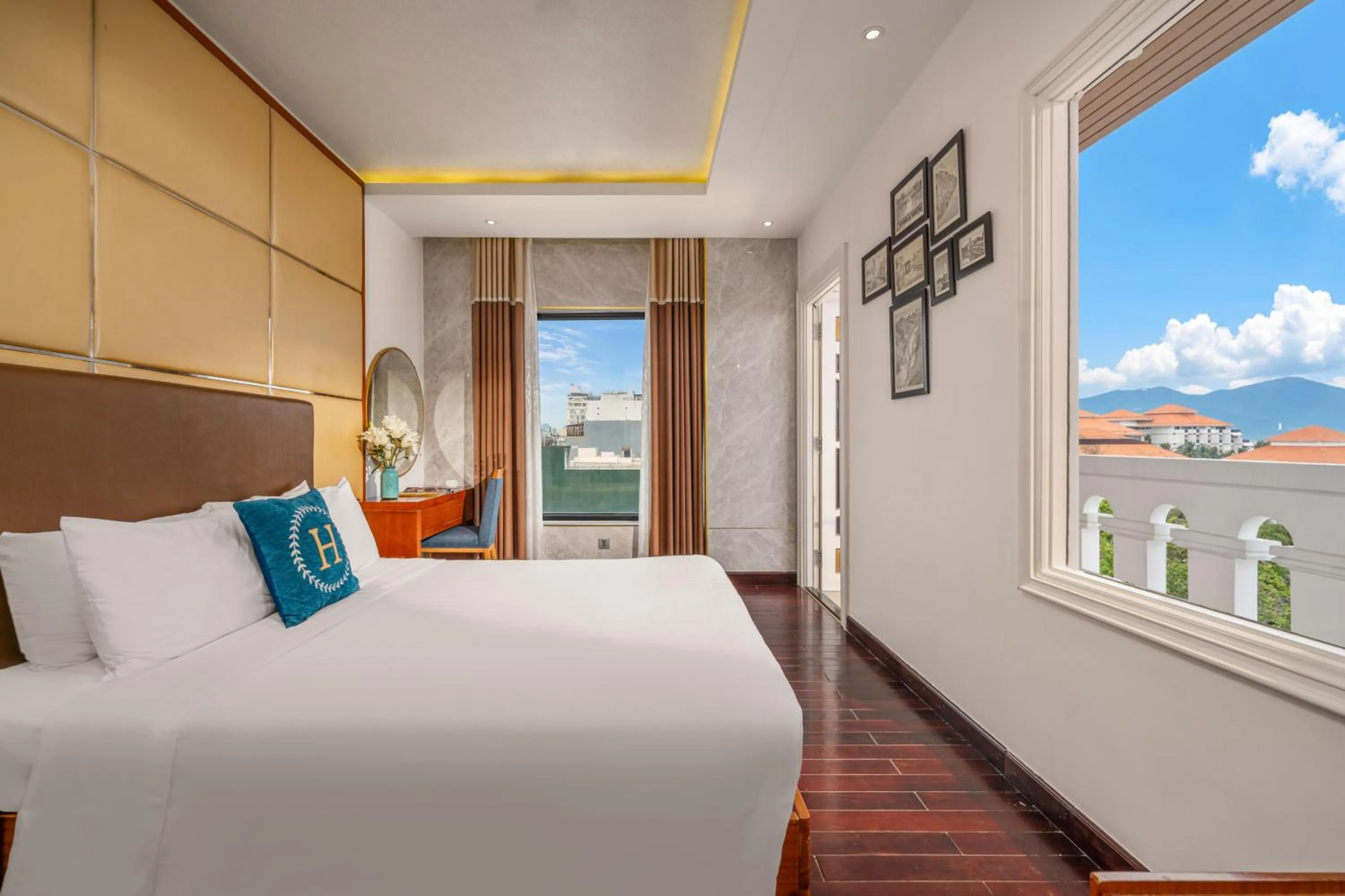 Photo of the whole room, Bed in Rung Huong Apartment