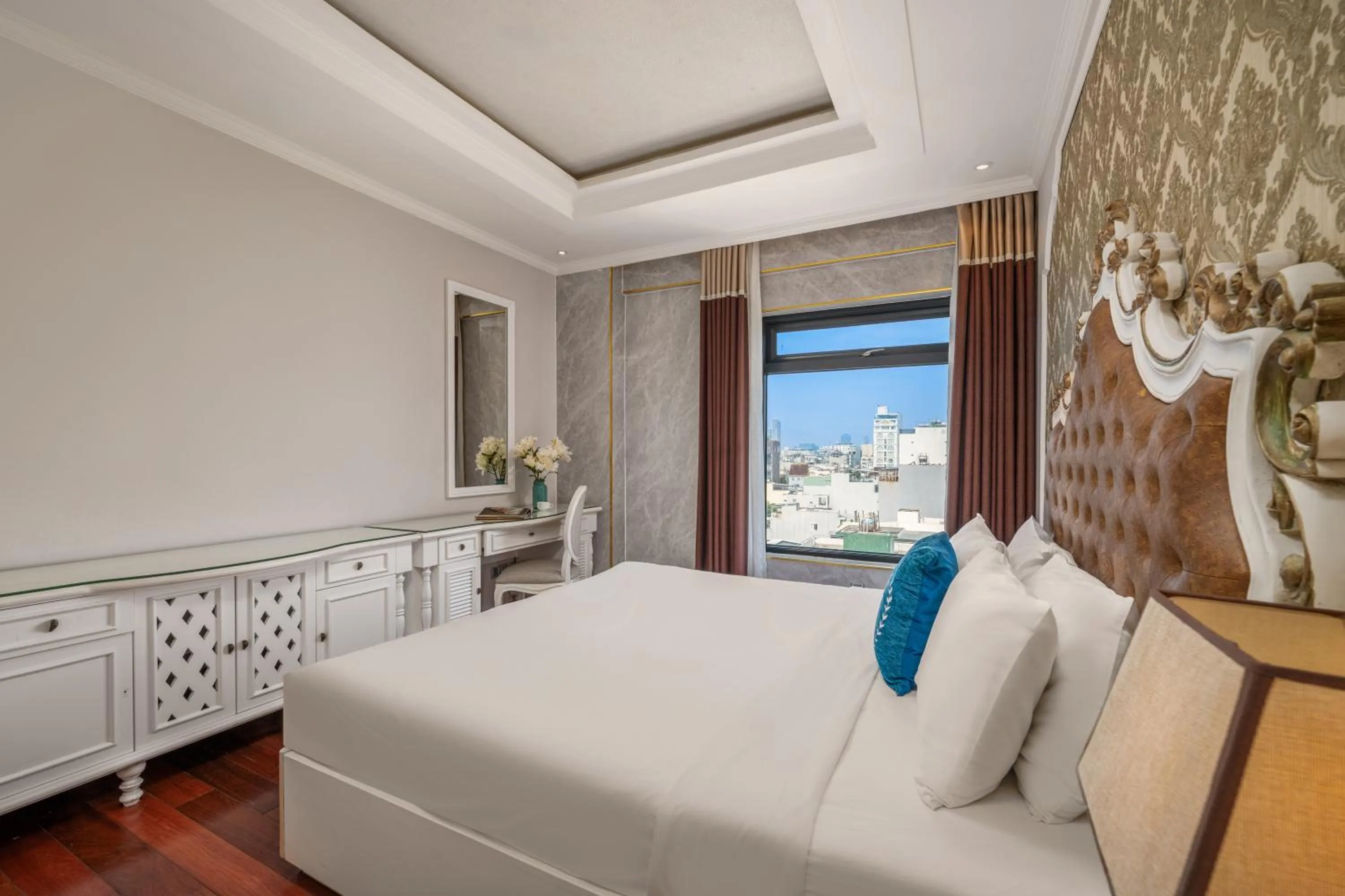 Photo of the whole room, Bed in Rung Huong Apartment