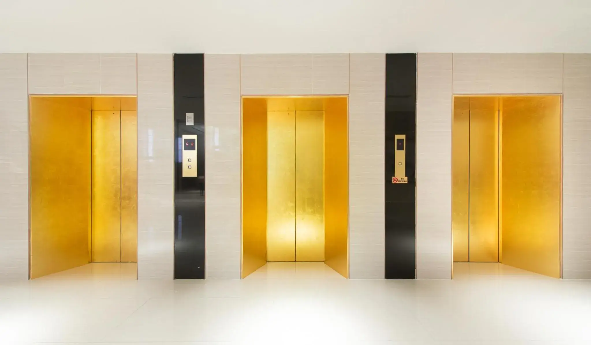 Lobby or reception in Siam Mandarina Hotel - Free BKK Airport Shuttle Lobby or reception in Siam Mandarina Hotel - Free BKK Airport Shuttle