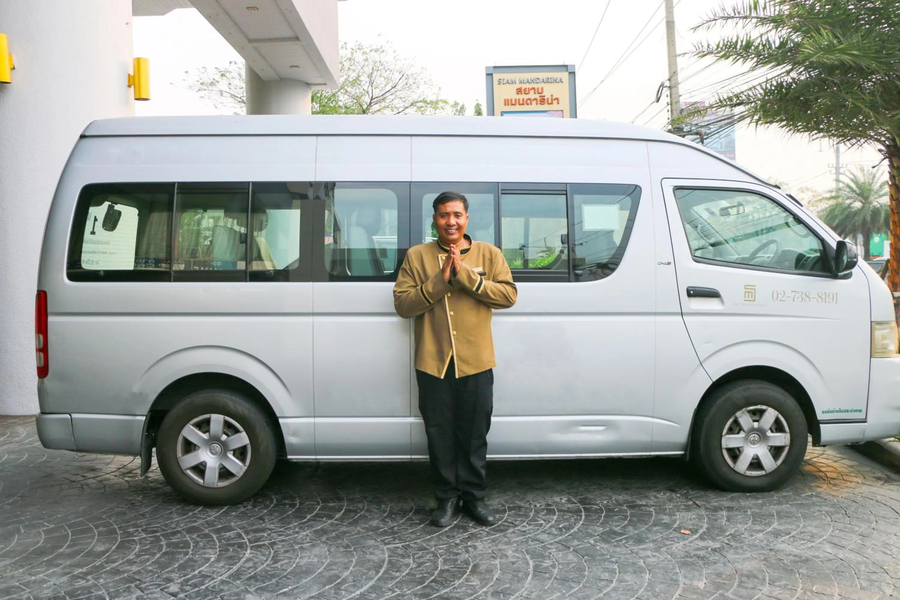 Staff in Siam Mandarina Hotel - Free BKK Airport Shuttle