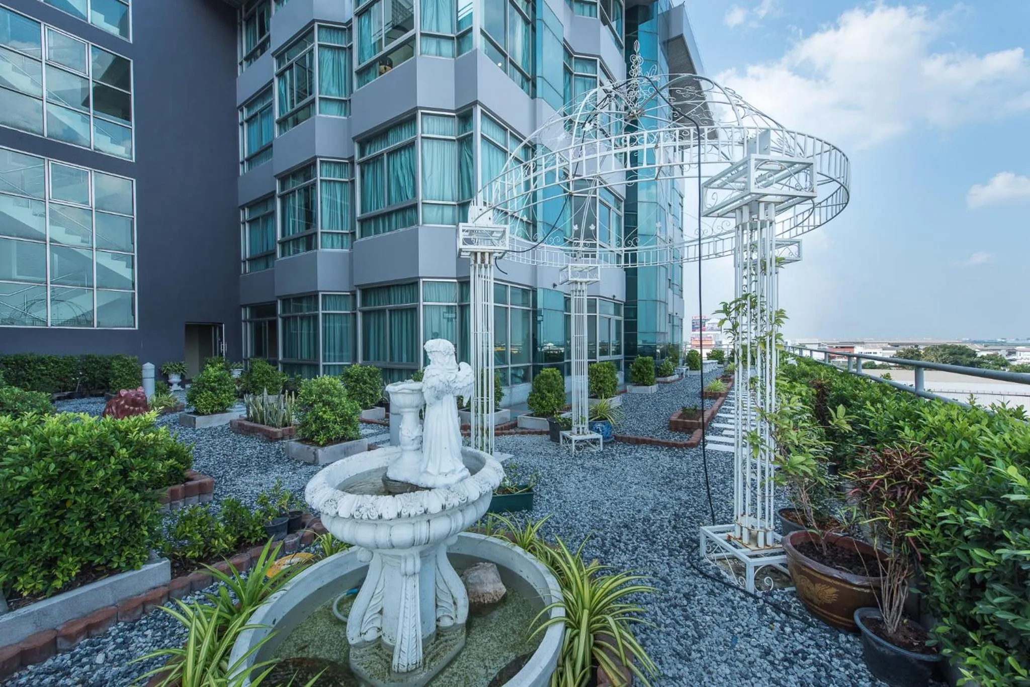 Garden in Siam Mandarina Hotel - Free BKK Airport Shuttle