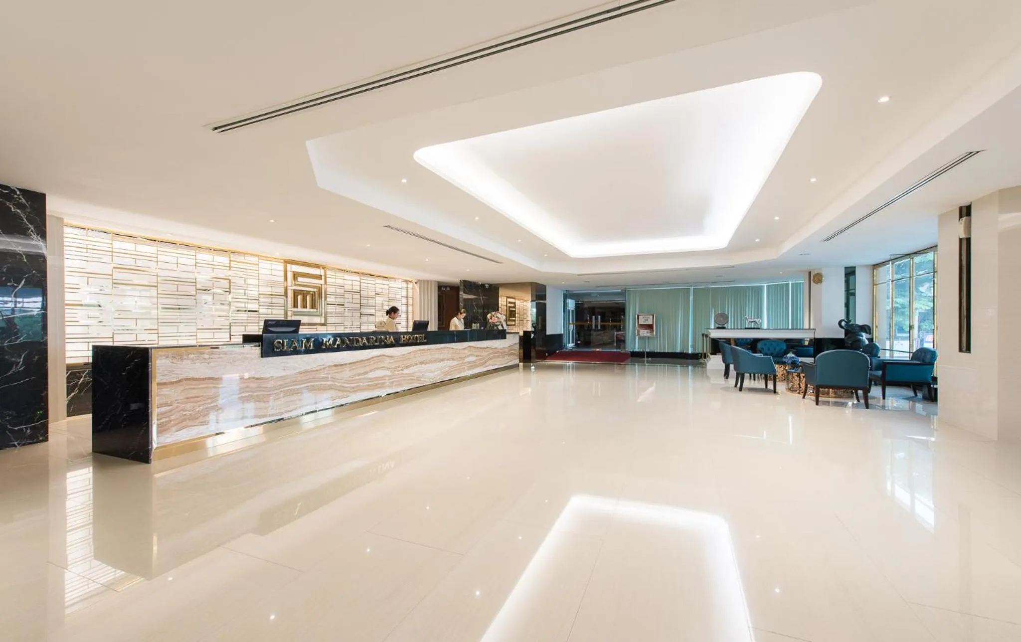 Lobby or reception in Siam Mandarina Hotel - Free BKK Airport Shuttle