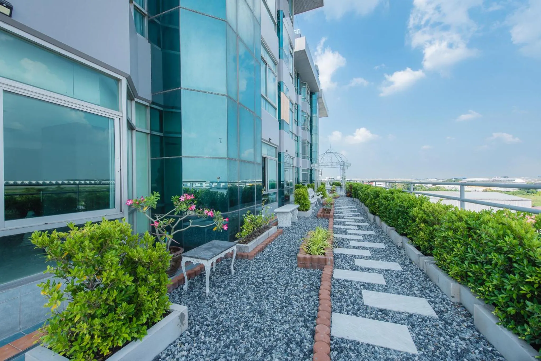 Garden in Siam Mandarina Hotel - Free BKK Airport Shuttle