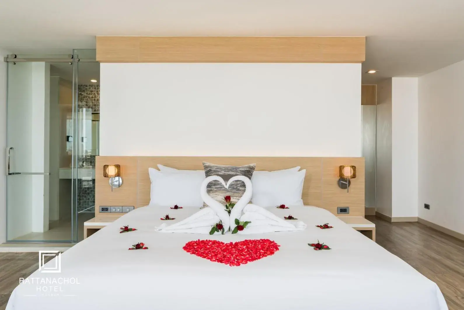 Bed in Rattanachol Hotel Bed in Rattanachol Hotel