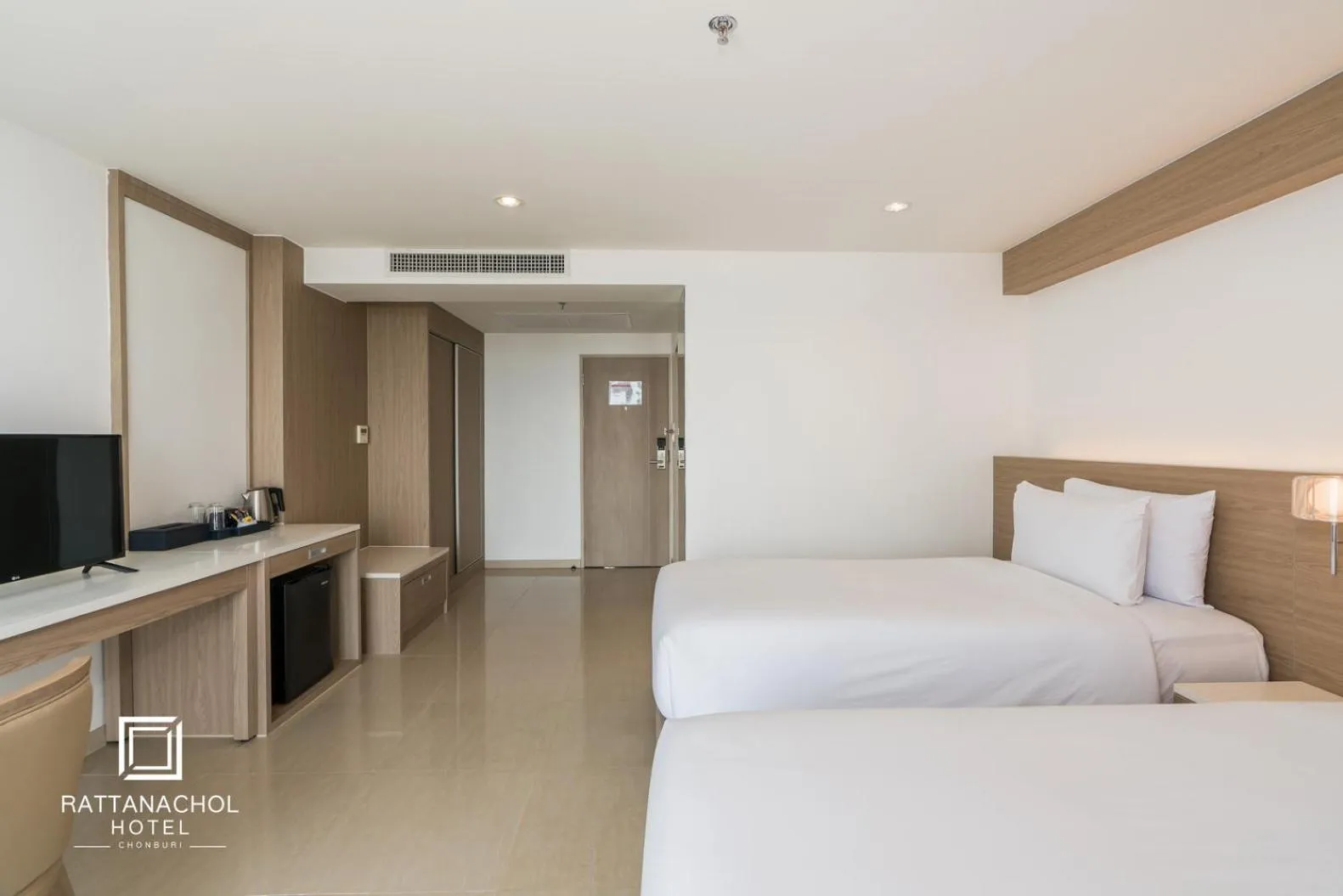 Photo of the whole room, Bed in Rattanachol Hotel