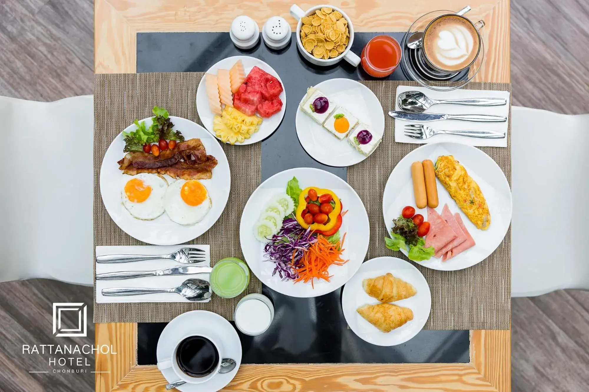 Buffet breakfast in Rattanachol Hotel Buffet breakfast in Rattanachol Hotel