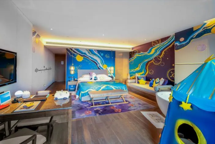 Bed in Banyan Tree Anji