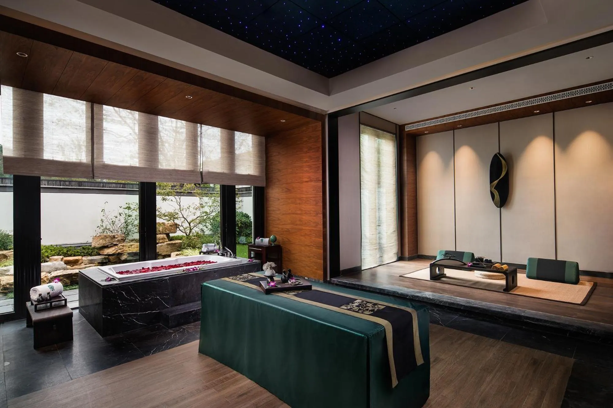 Hot Tub in Banyan Tree Anji