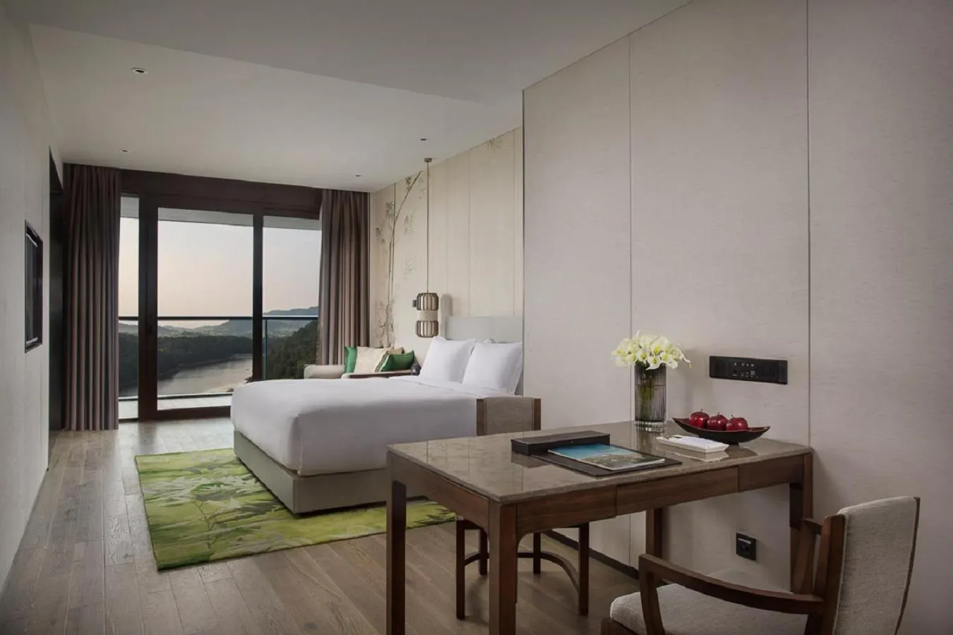 Photo of the whole room, Bed in Banyan Tree Anji