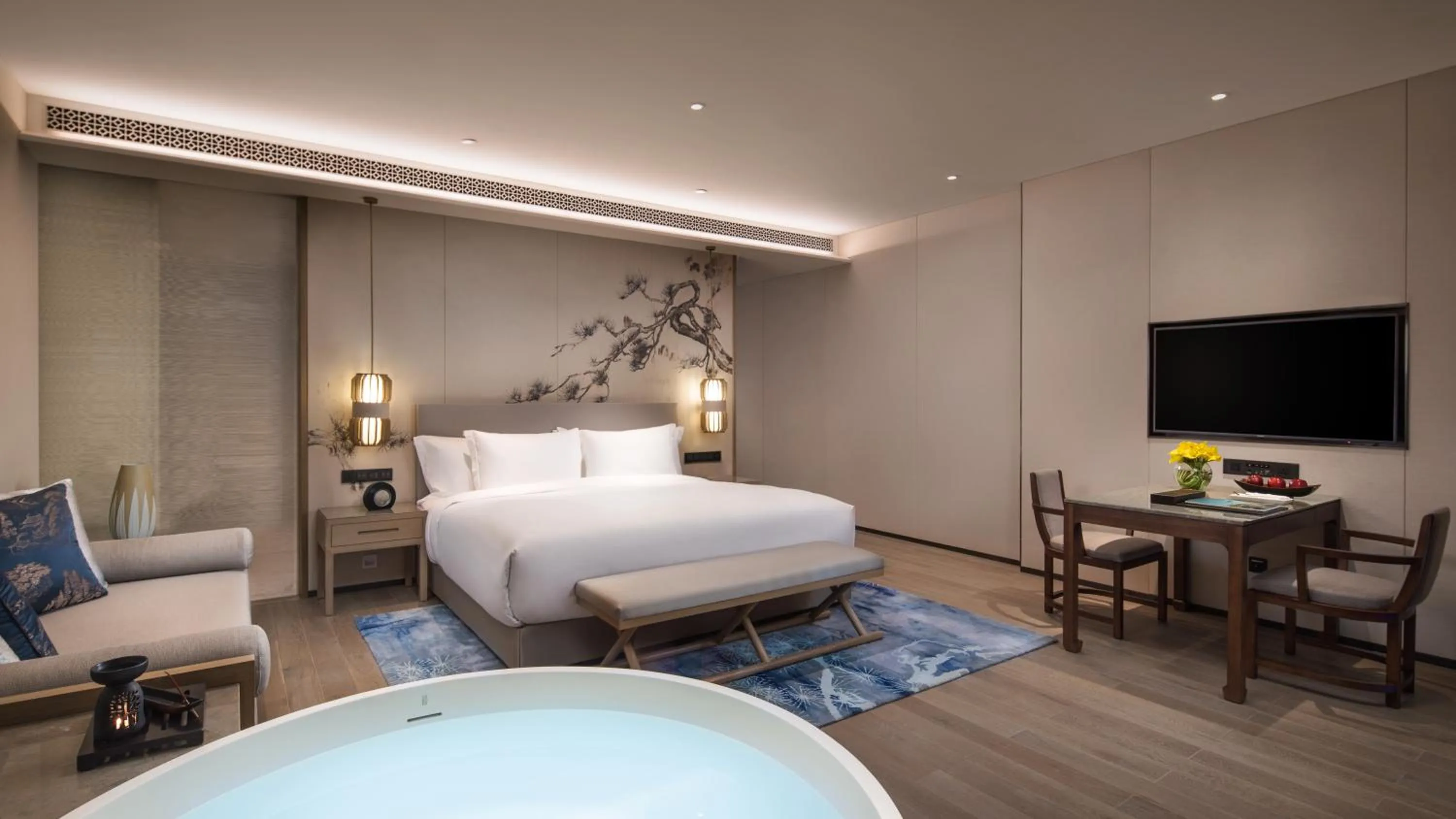 Photo of the whole room, Bed in Banyan Tree Anji