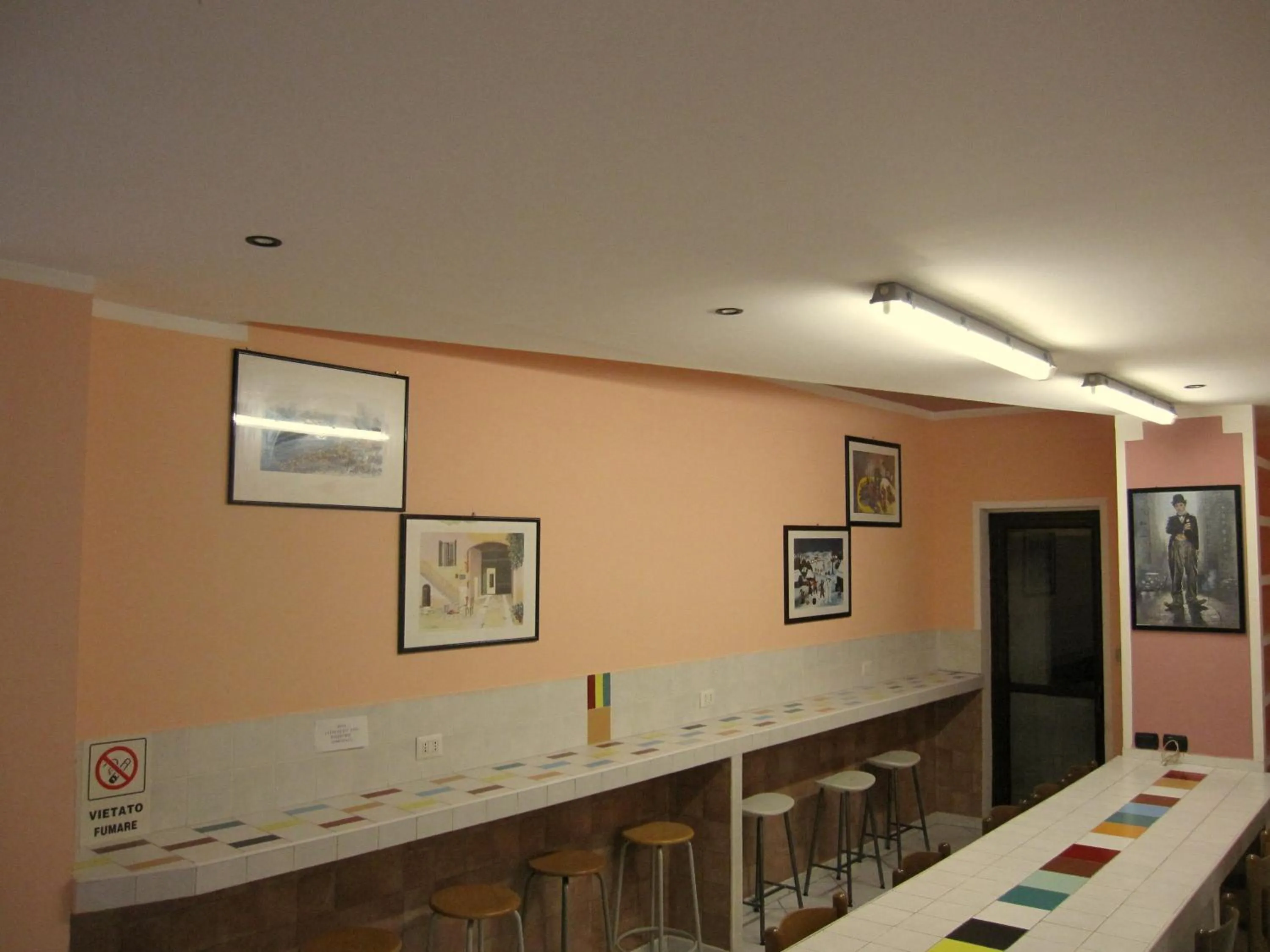 Restaurant/places to eat in Star Hostel