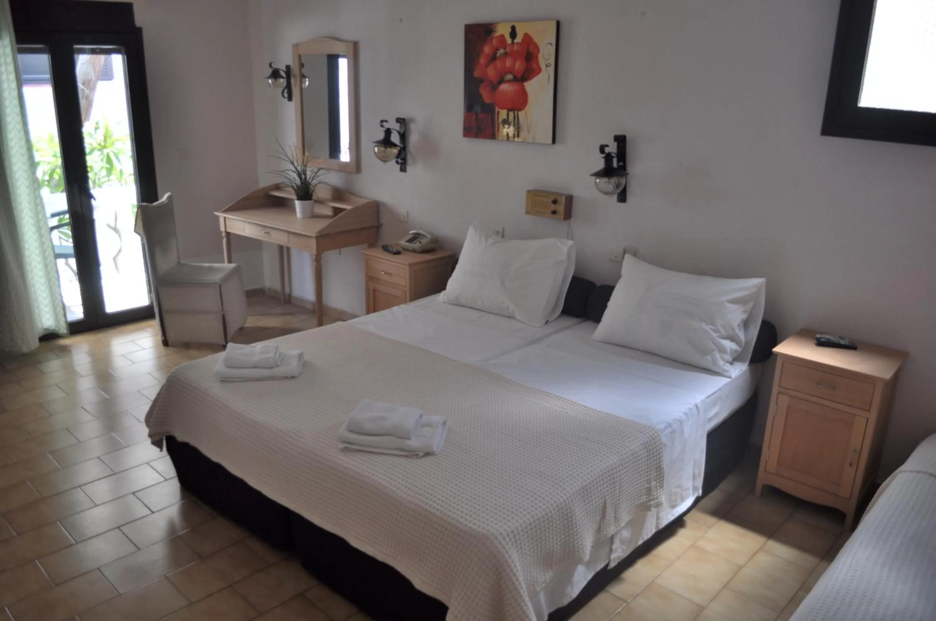 Photo of the whole room in Byzance Hotel