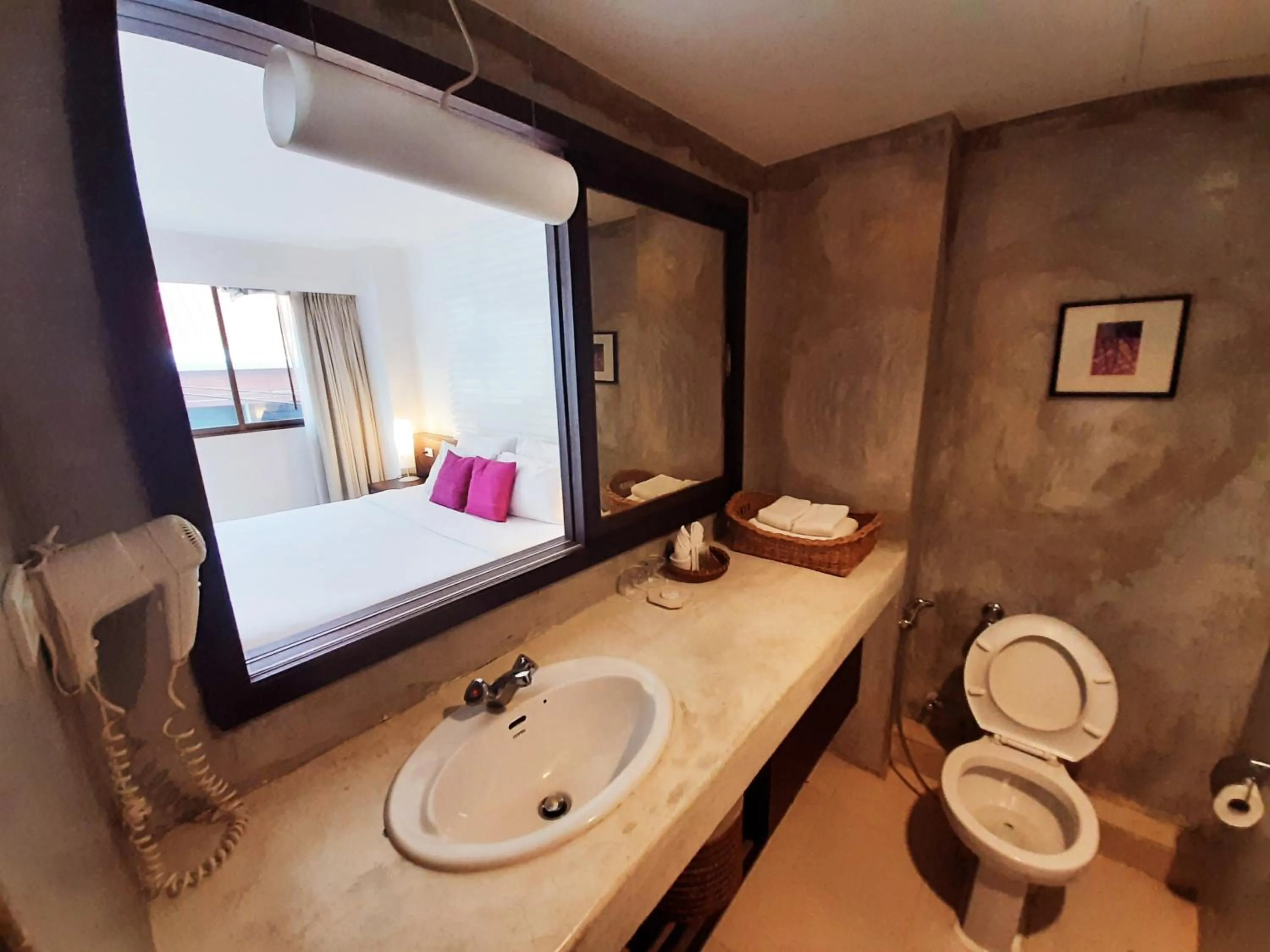 Bathroom, Bed in Grand Hotel