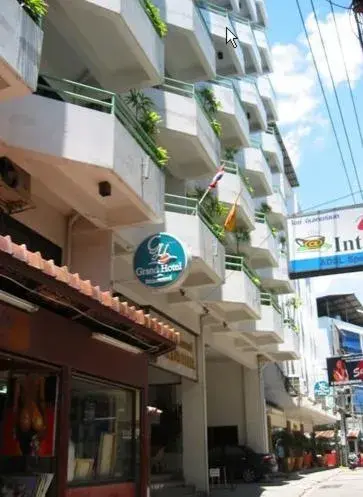 Property building in Grand Hotel Property building in Grand Hotel