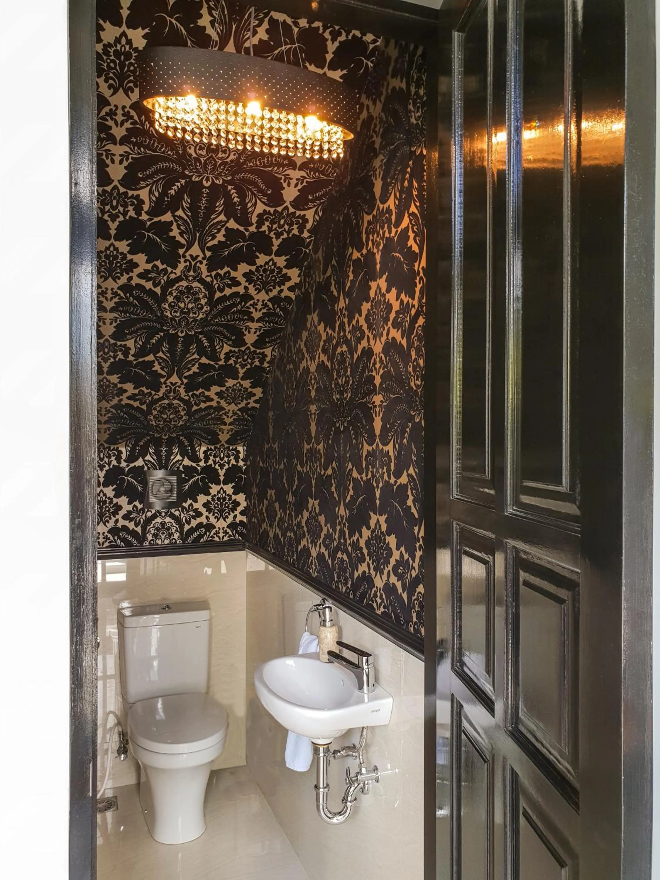 Toilet in Villa Pulau Rumah