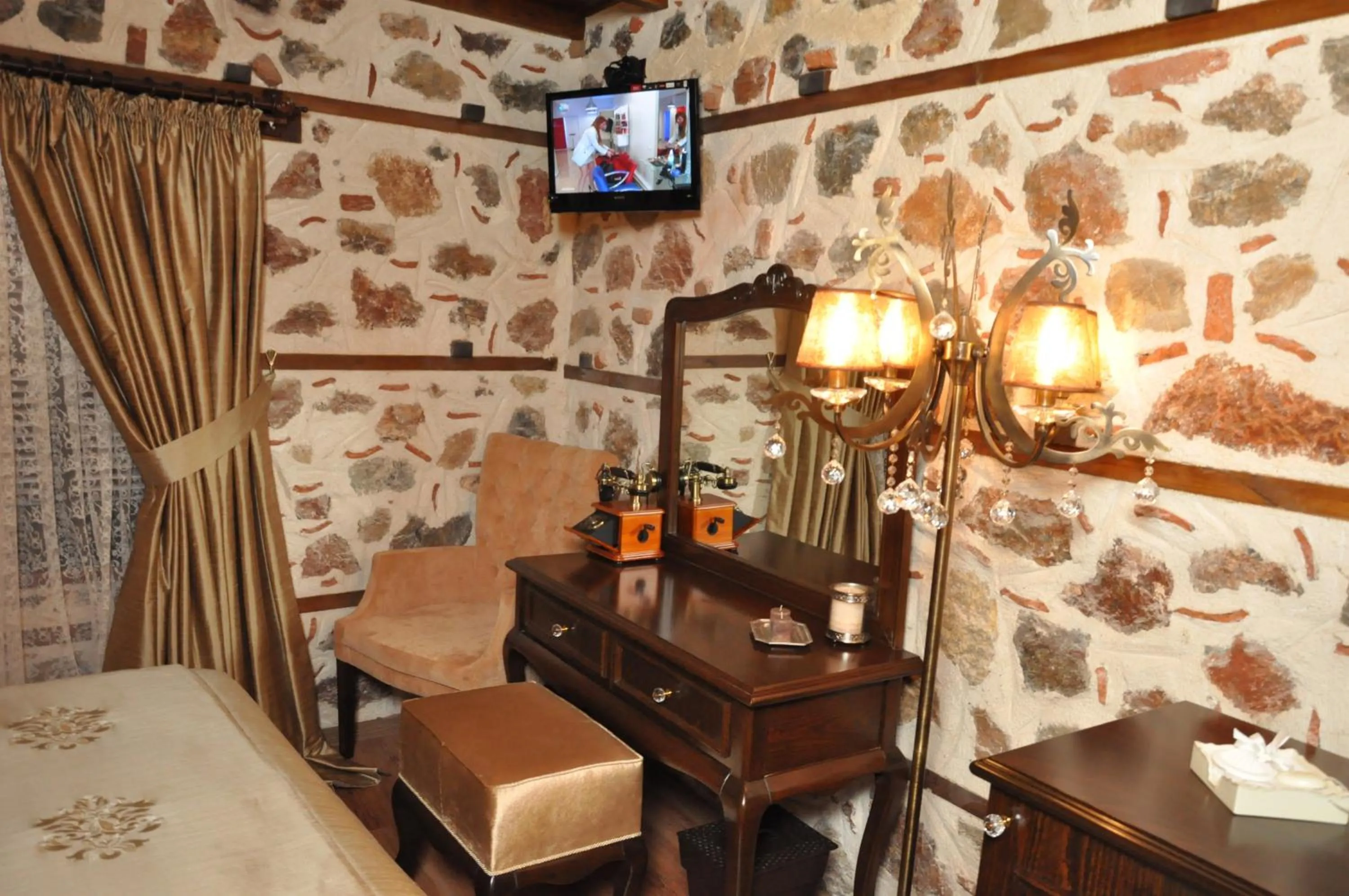 Photo of the whole room in Harmony Butik Otel