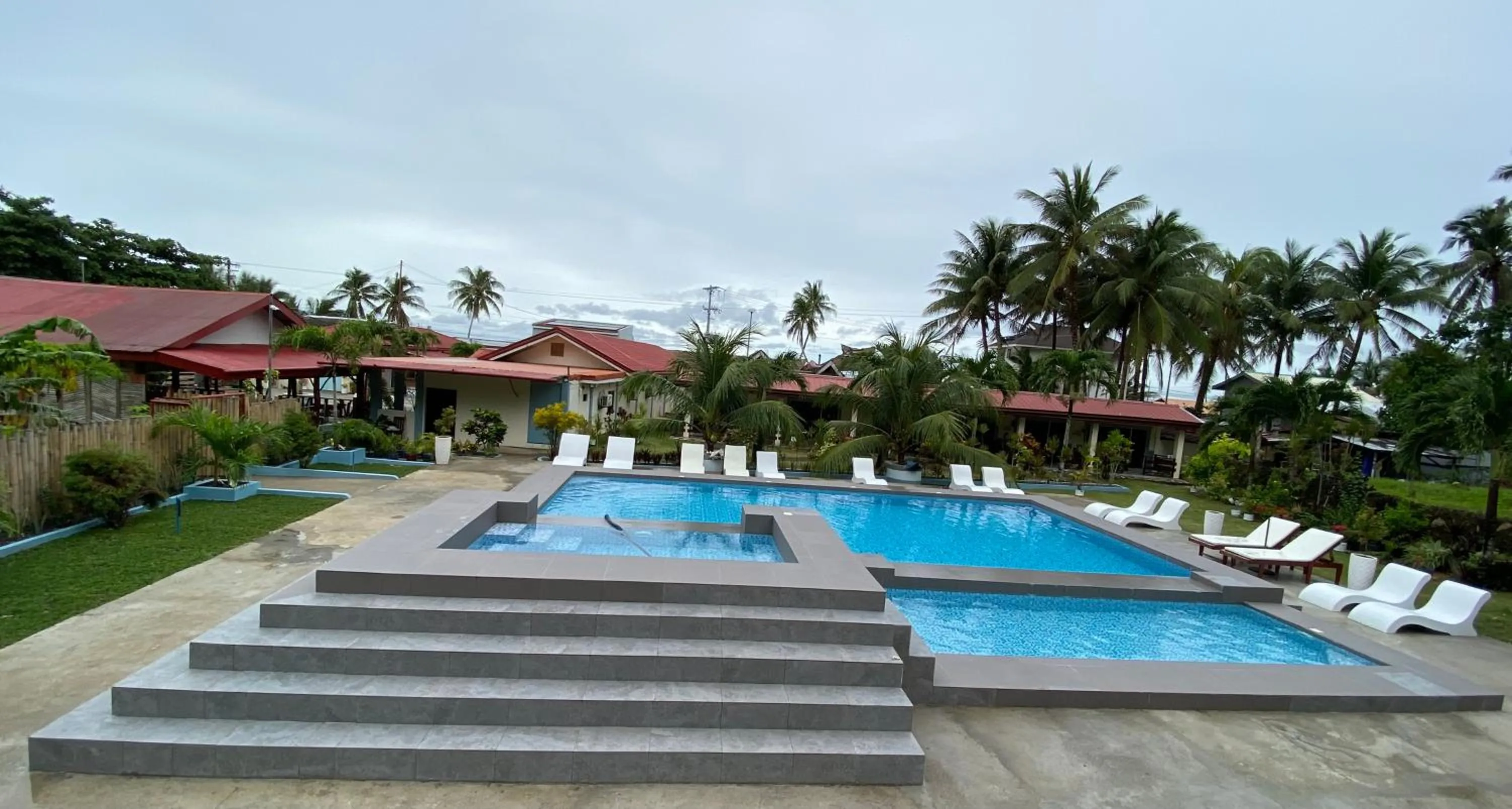 Swimming pool in Aloha Seaside Resort