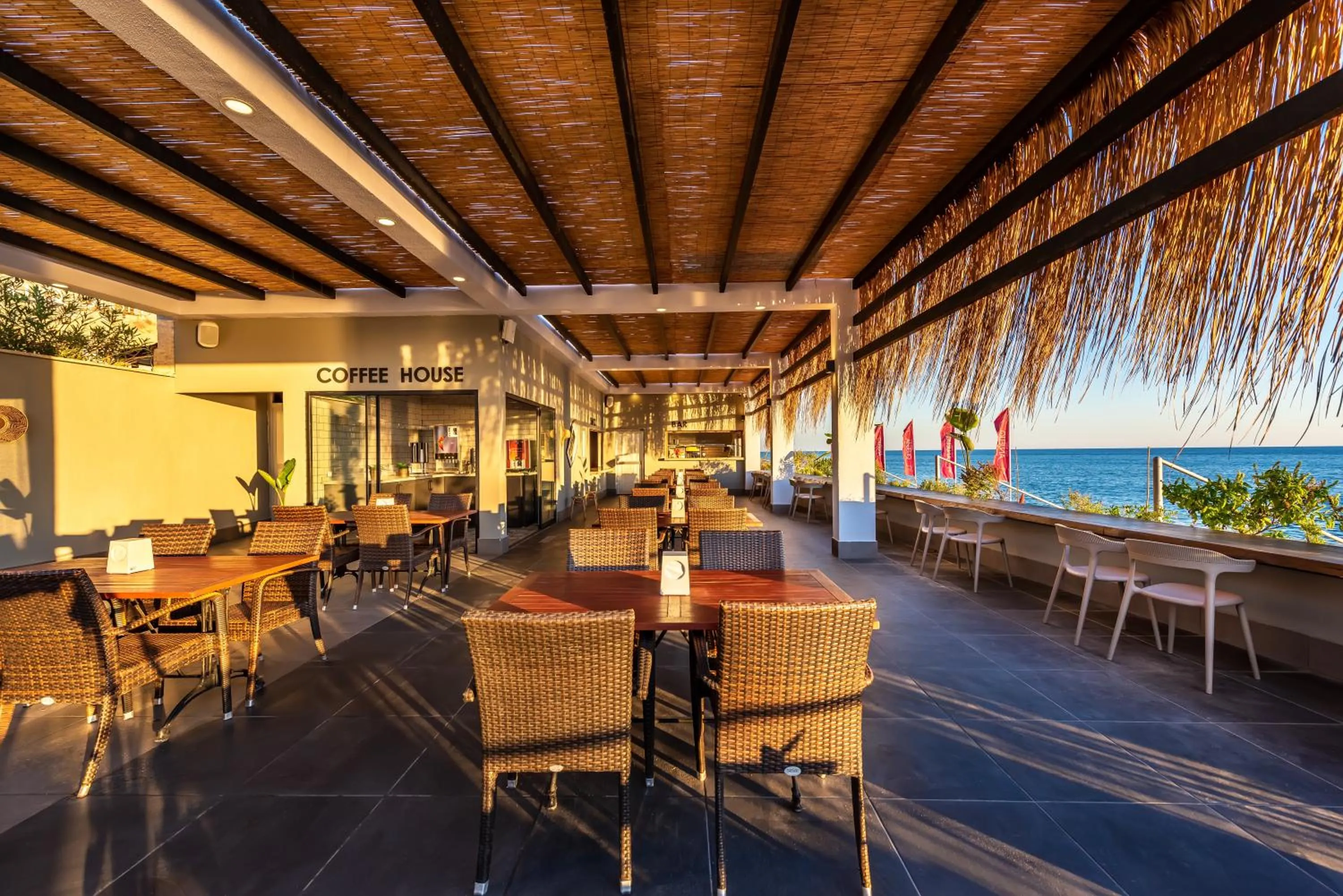 Restaurant/places to eat in White City Beach Adult Only