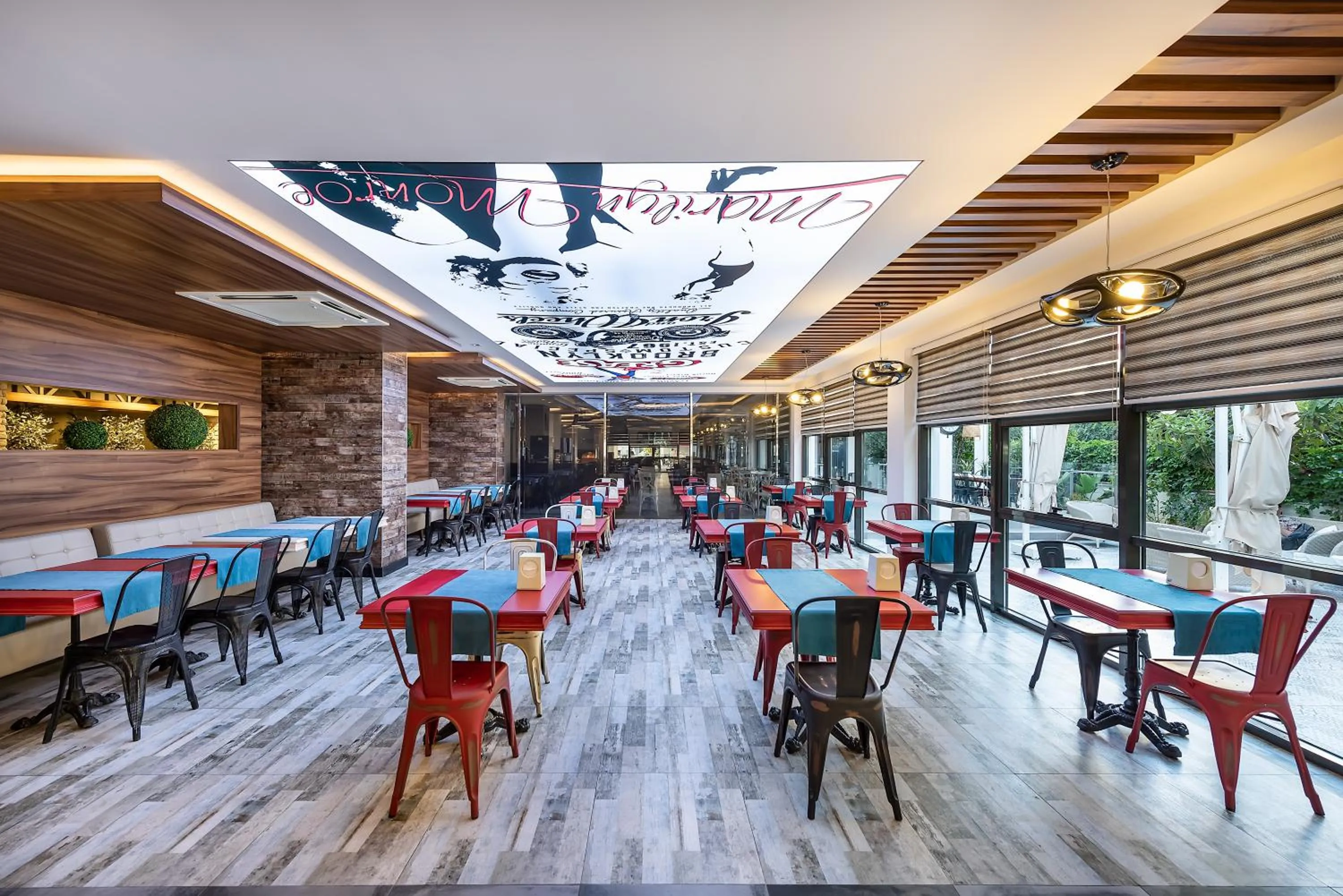 Restaurant/places to eat in White City Beach Adult Only