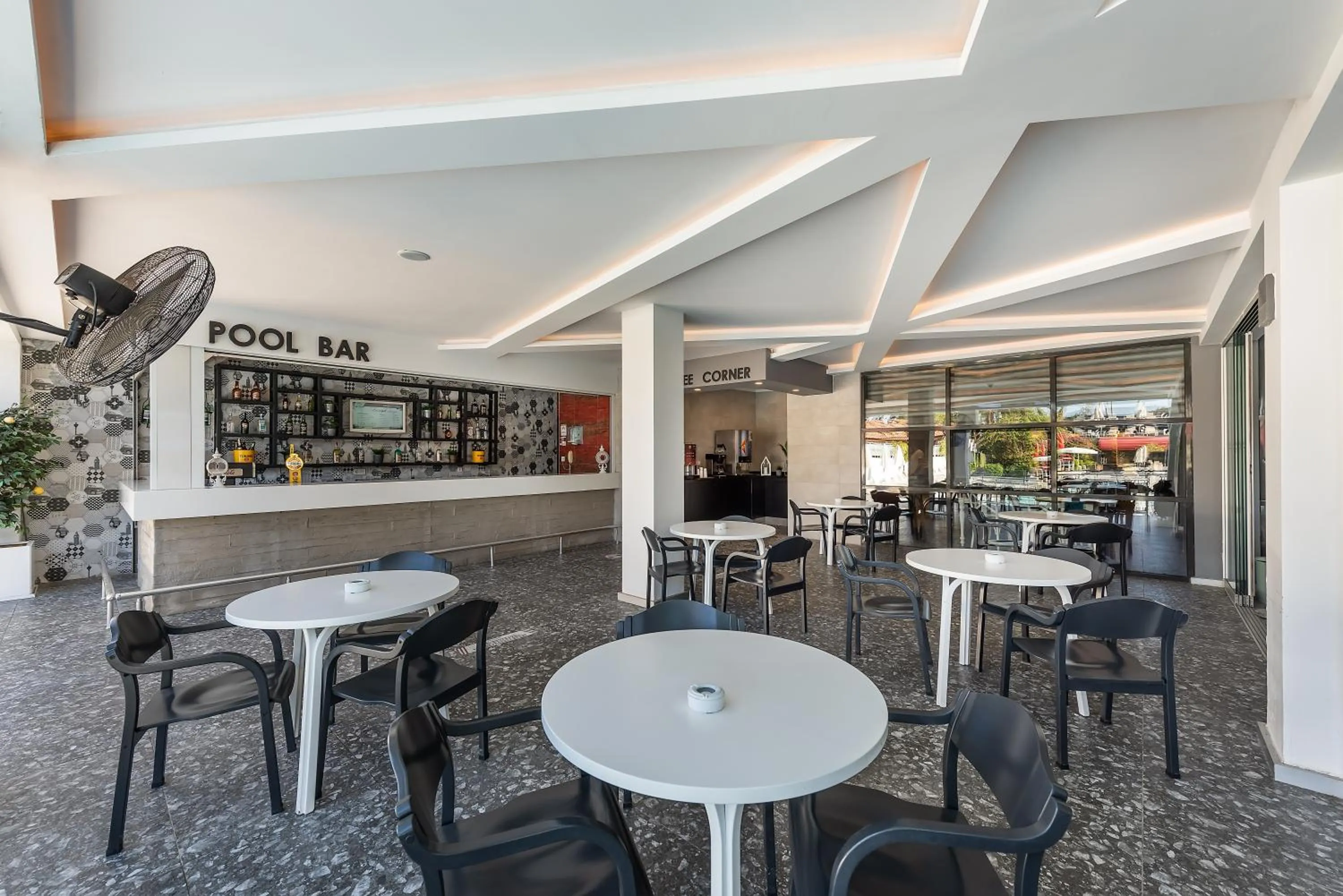 Restaurant/places to eat in White City Beach Adult Only