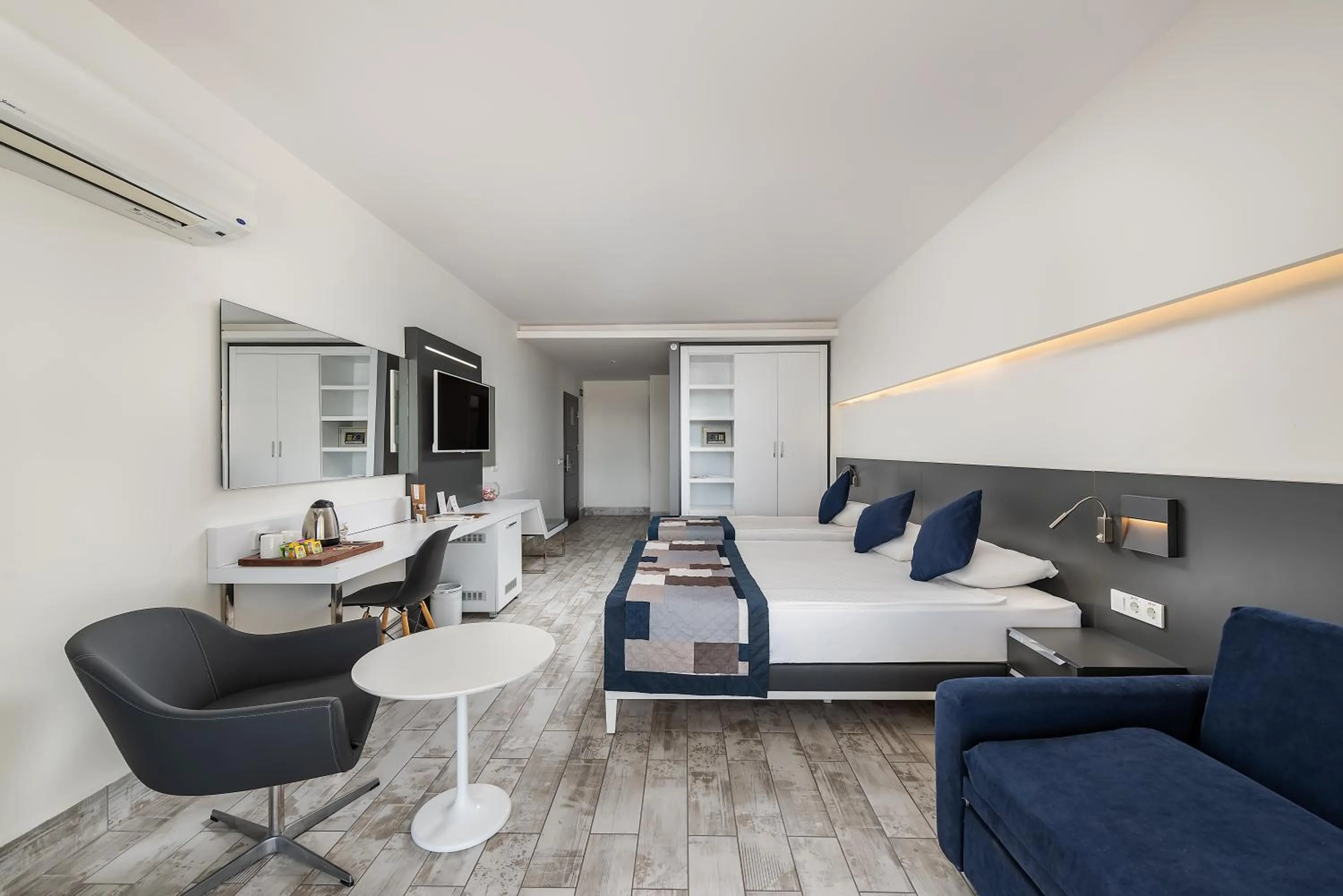 Photo of the whole room in White City Beach Adult Only