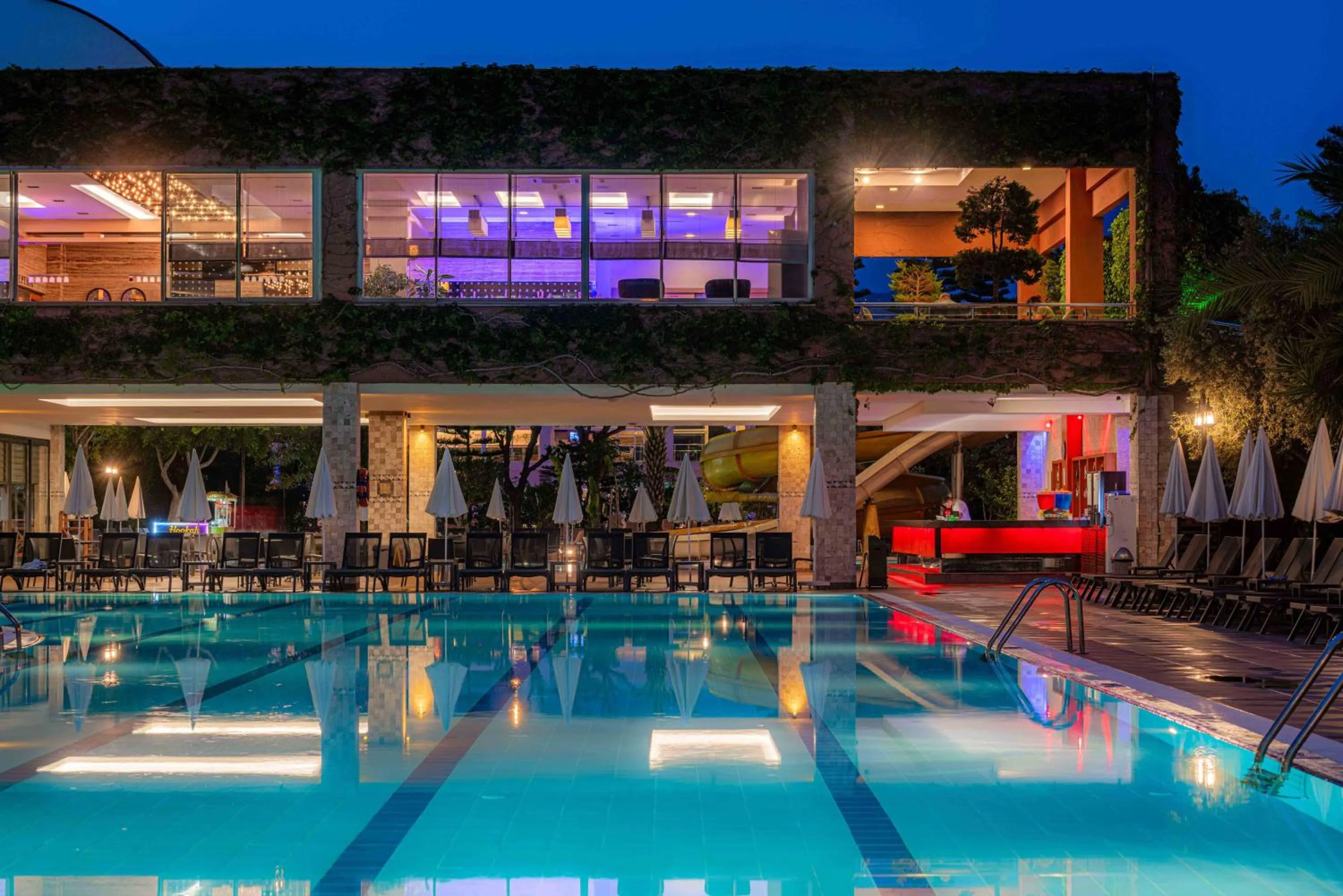 Pool view in Telatiye Resort Hotel