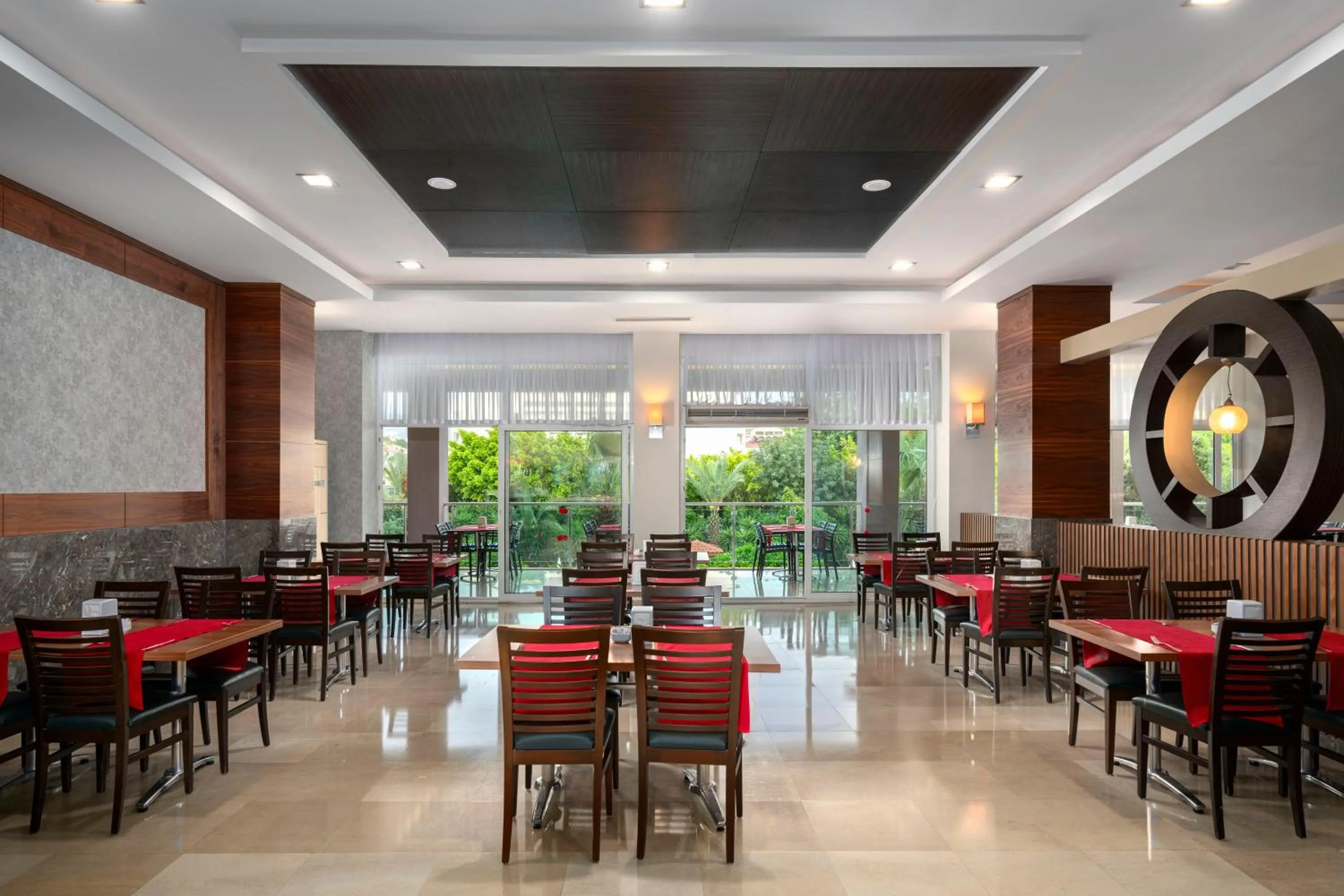 Restaurant/places to eat in Telatiye Resort Hotel