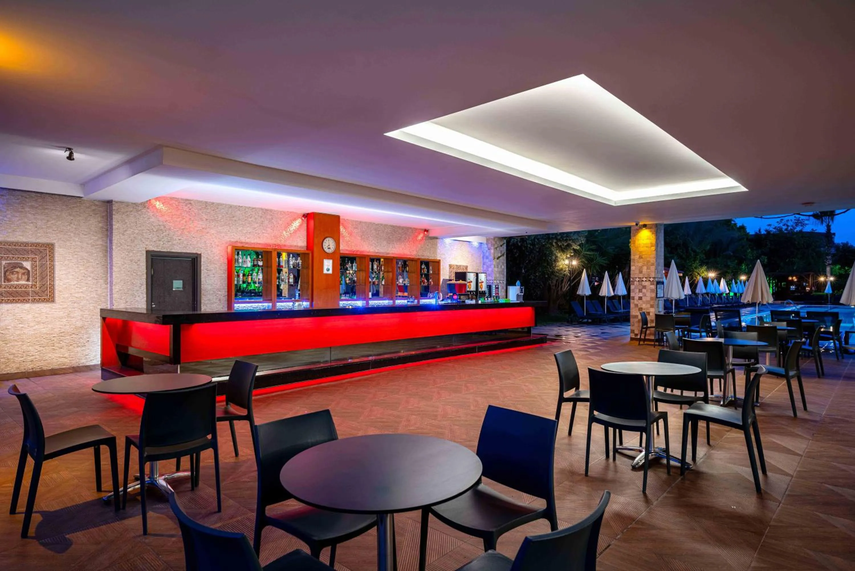 Lounge or bar in Telatiye Resort Hotel