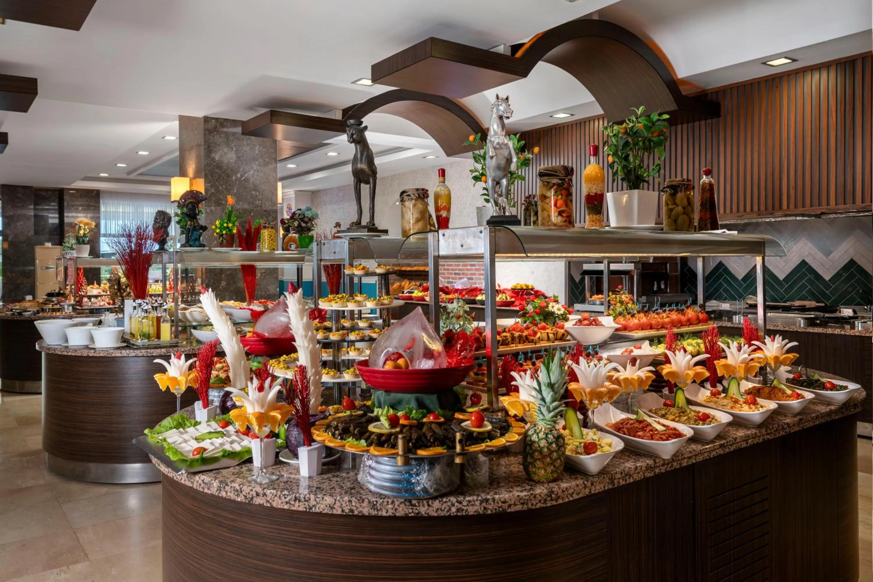 Food and drinks in Telatiye Resort Hotel